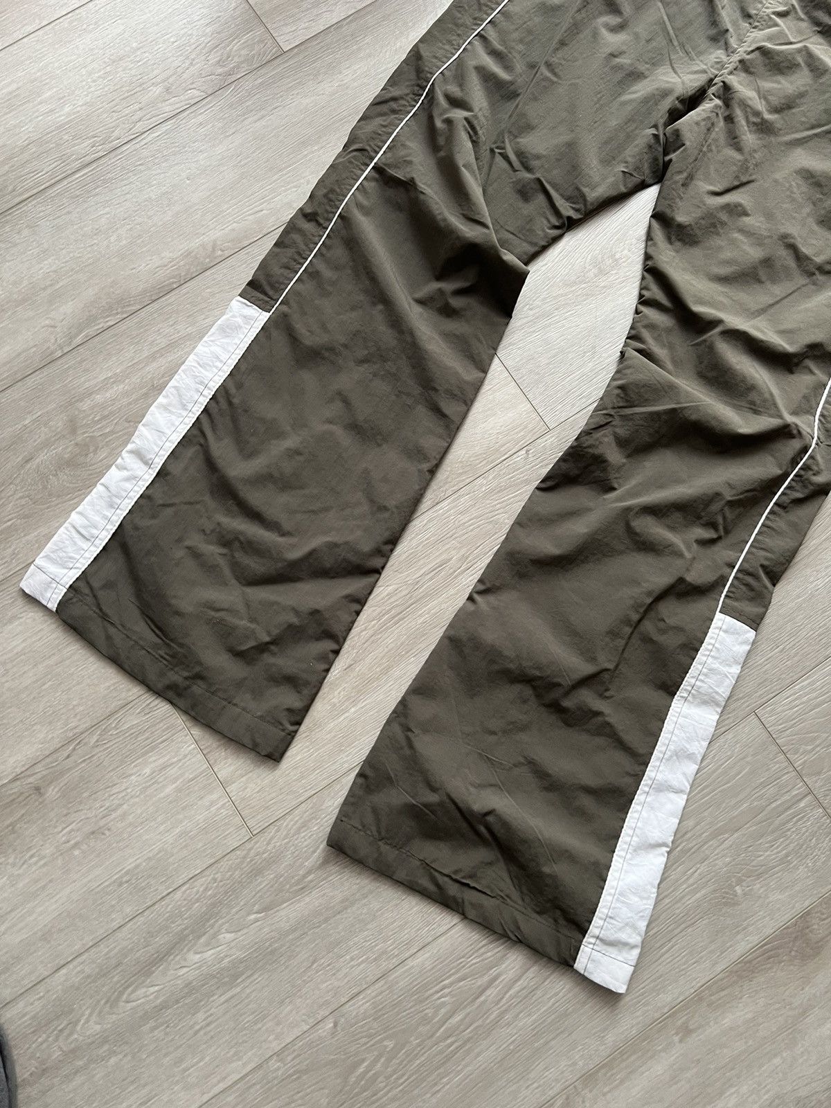 Nike × Vintage Vintage Nike Nylon Track Pants womens S parachute wide leg Size 28" / US 6 / IT 42 - 7 Thumbnail