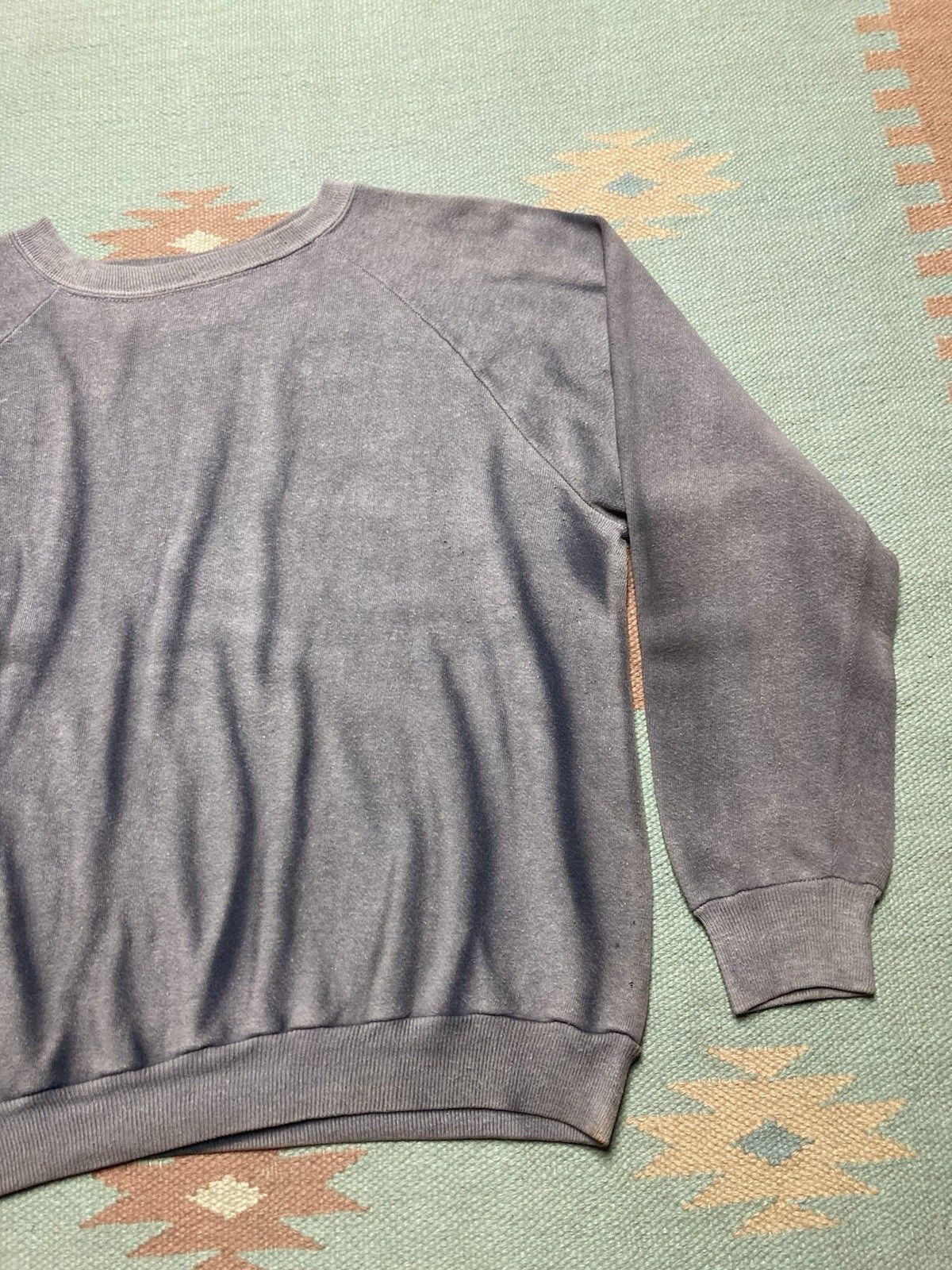 Vintage 60s crewneck sweatshirt blank sun faded blue gradient L/XL Size US XL / EU 56 / 4 - 4 Thumbnail