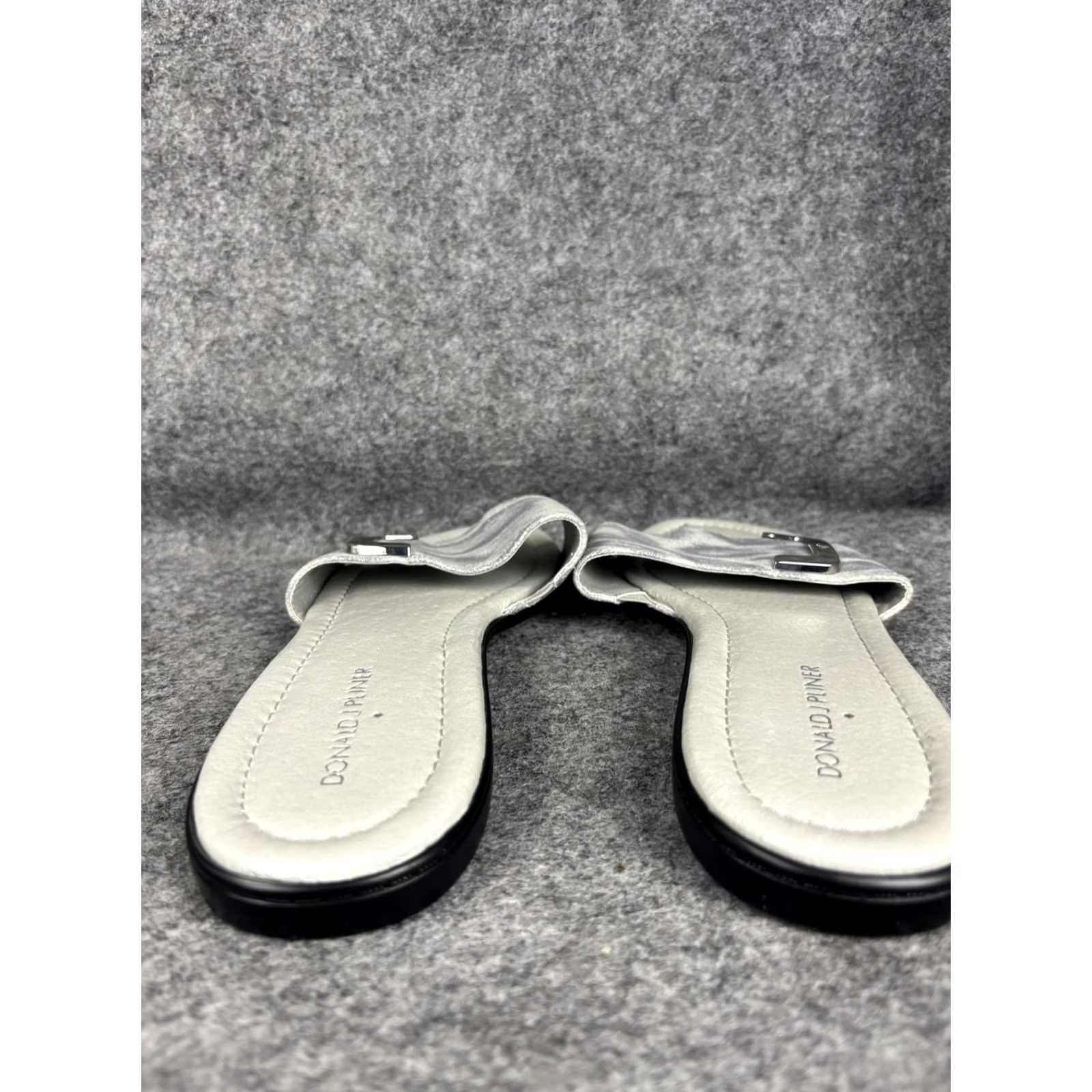 Donald Pliner Donald J Pliner Sandals Womens 10 Gray BOLT OH Thong Animal Print Slip On Leather Upper Flat Heel Womens Shoes Size US 10 / IT 40 - 5 Thumbnail