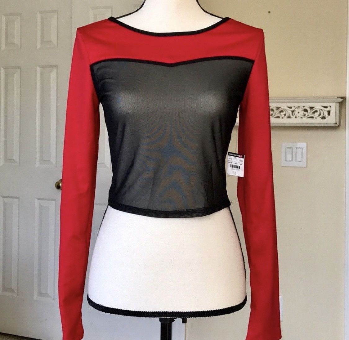 Other BODY CENTRAL LONG SLEEVE TOP WITH BLACK SHEER Size S / US 4 / IT 40 - 1 Thumbnail