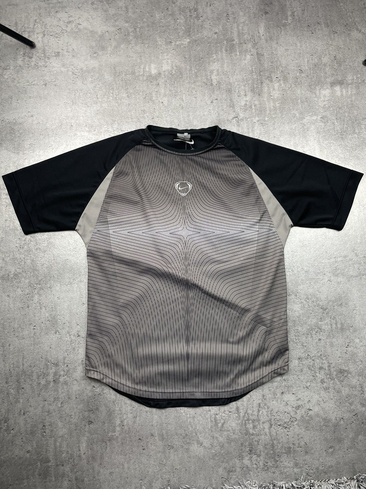 Japanese Brand × Nike × Vintage Nike athletics tee jersey vintage retro cyber logo usa 90s Size US S / EU 44-46 / 1 - 1 Thumbnail