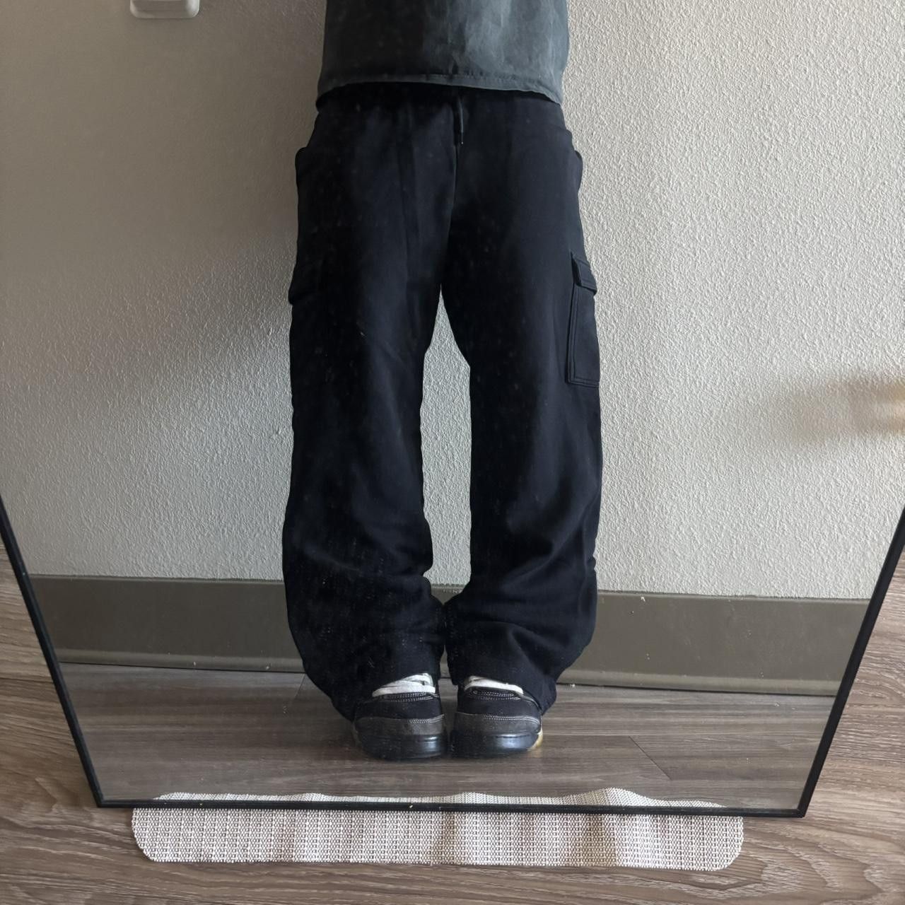 Japanese Brand Crazy Vintage Y2K/2000s Black Streetwear Skater Essential Cargo Sweatpants! Fits S Size US 28 / EU 44 - 1 Thumbnail