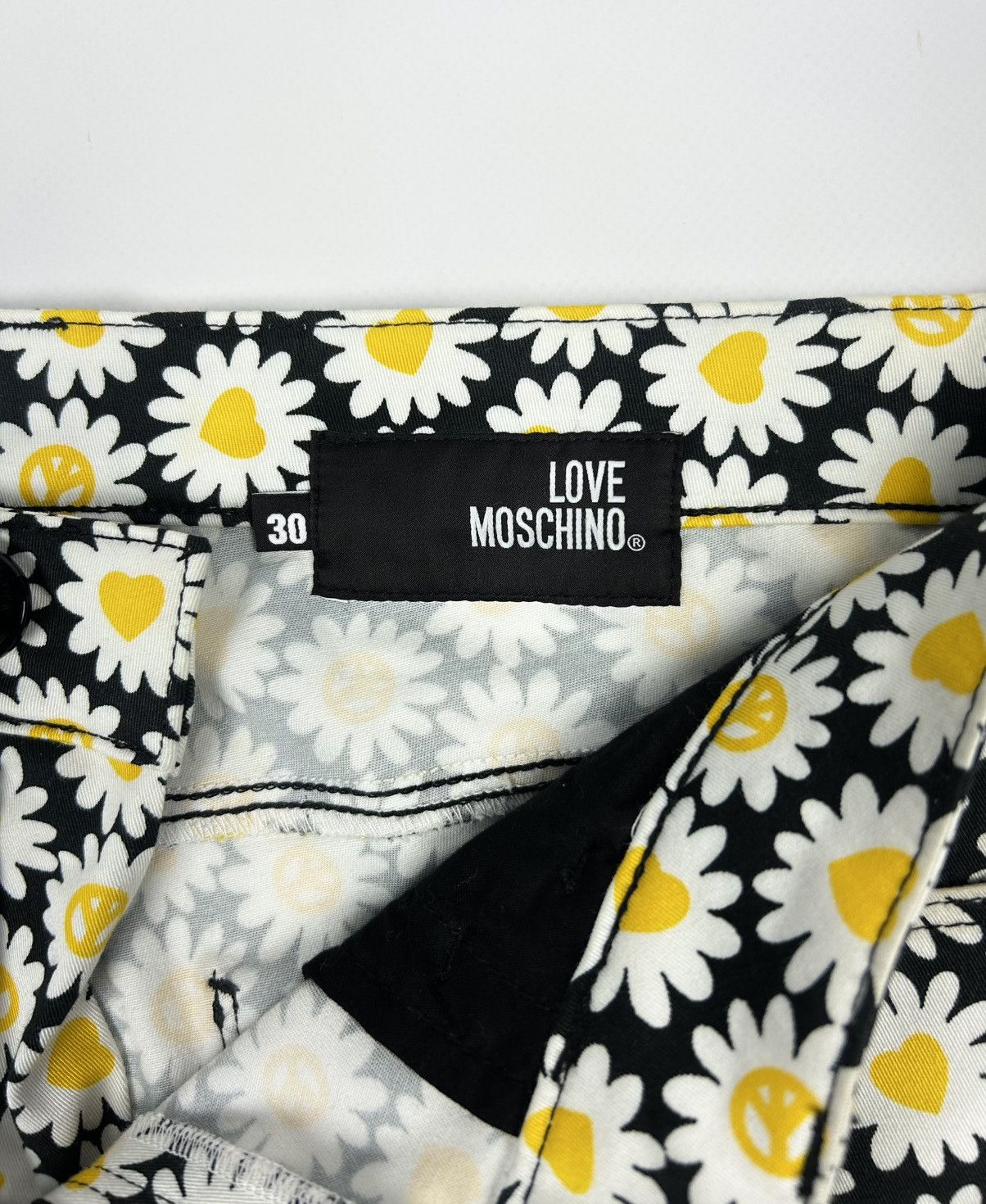 Love Moschino × Vintage Love Moschino Casual Trouser monogram flowers print pants Size 30" / US 8 / IT 44 - 8 Thumbnail