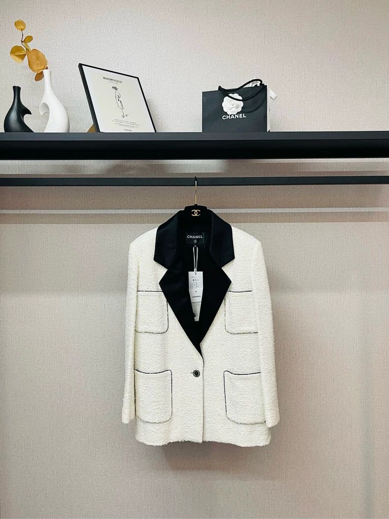 Chanel Chanel Black and White Suit Jacket- DMC Size US M / EU 48-50 / 2 - 1 Thumbnail