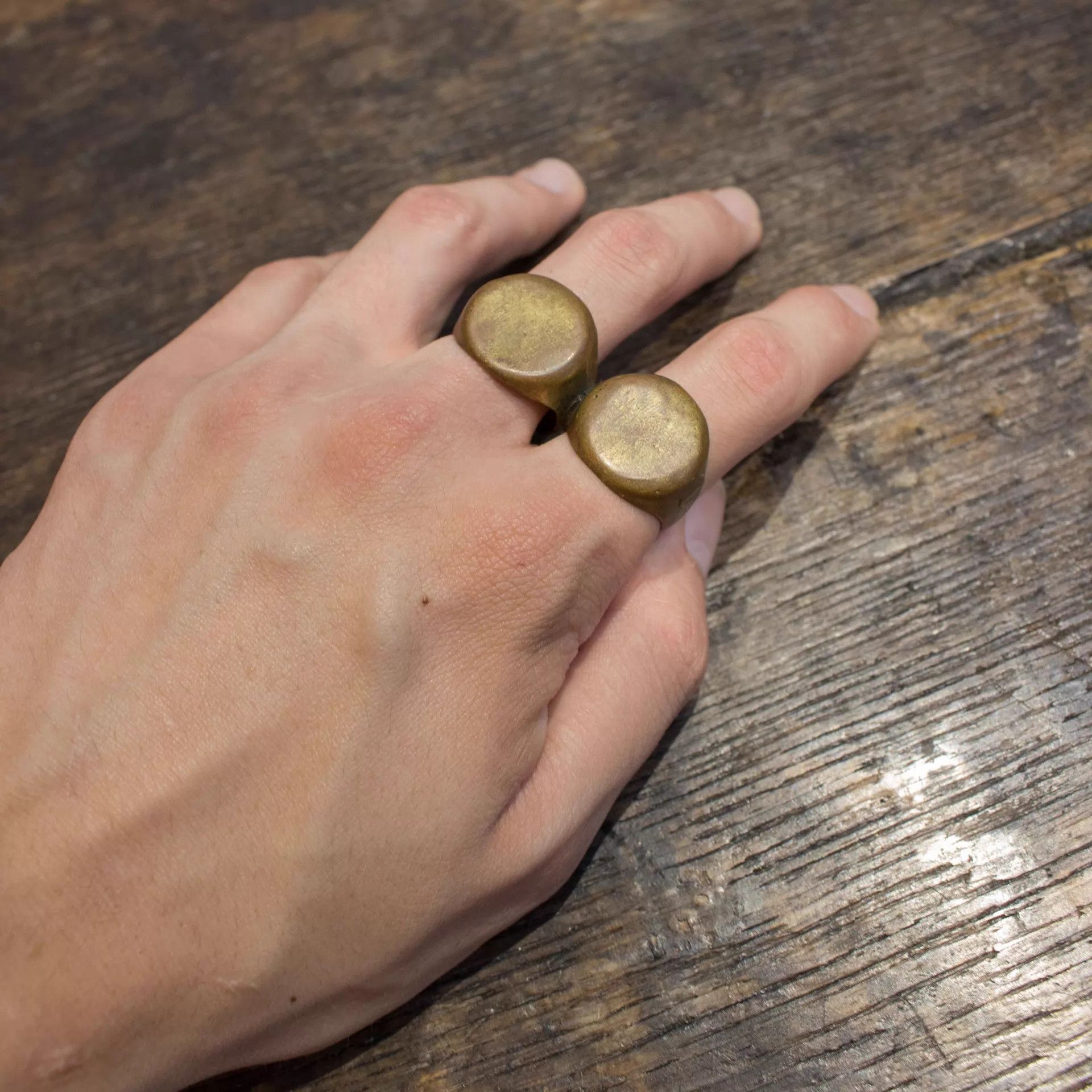 munoz vrandecic Munoz Vrandecic Vintage Brass Double-Finger Ring 22 Size ONE SIZE - 1 Thumbnail