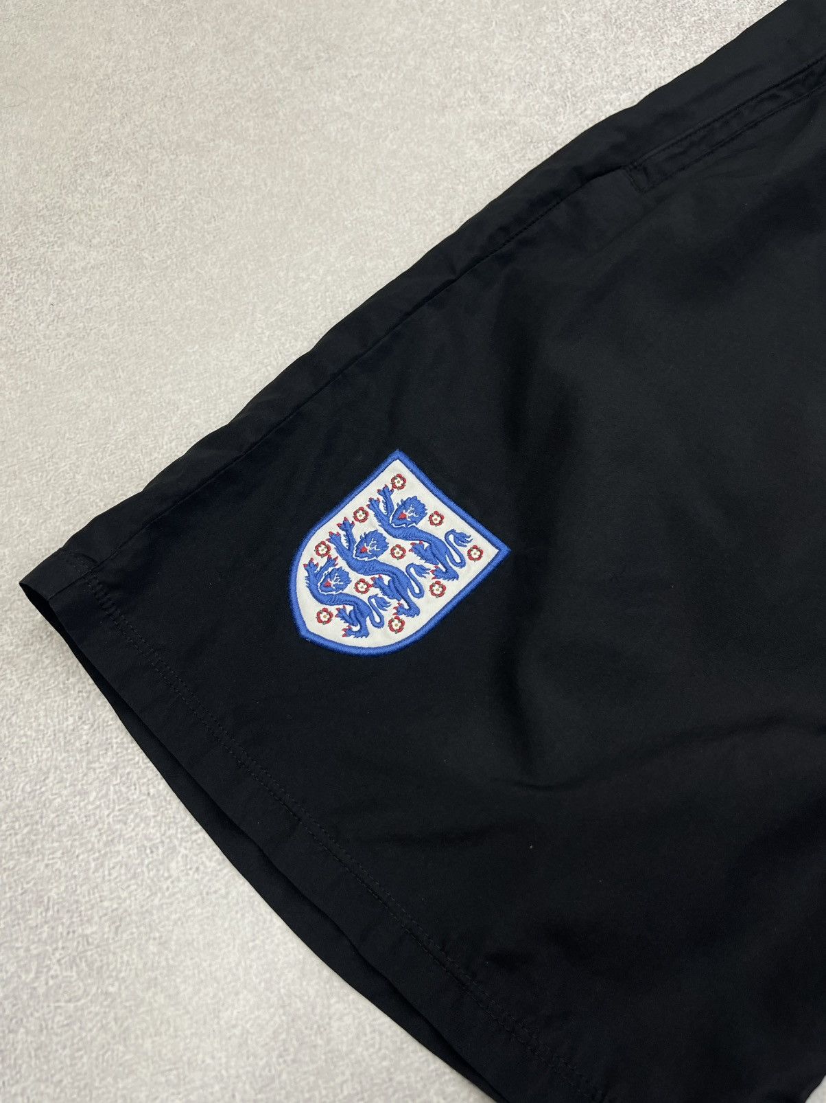 Umbro Vintage Umbro England Black Football Shorts Y2K Soccer Size US 32 / EU 48 - 4 Thumbnail