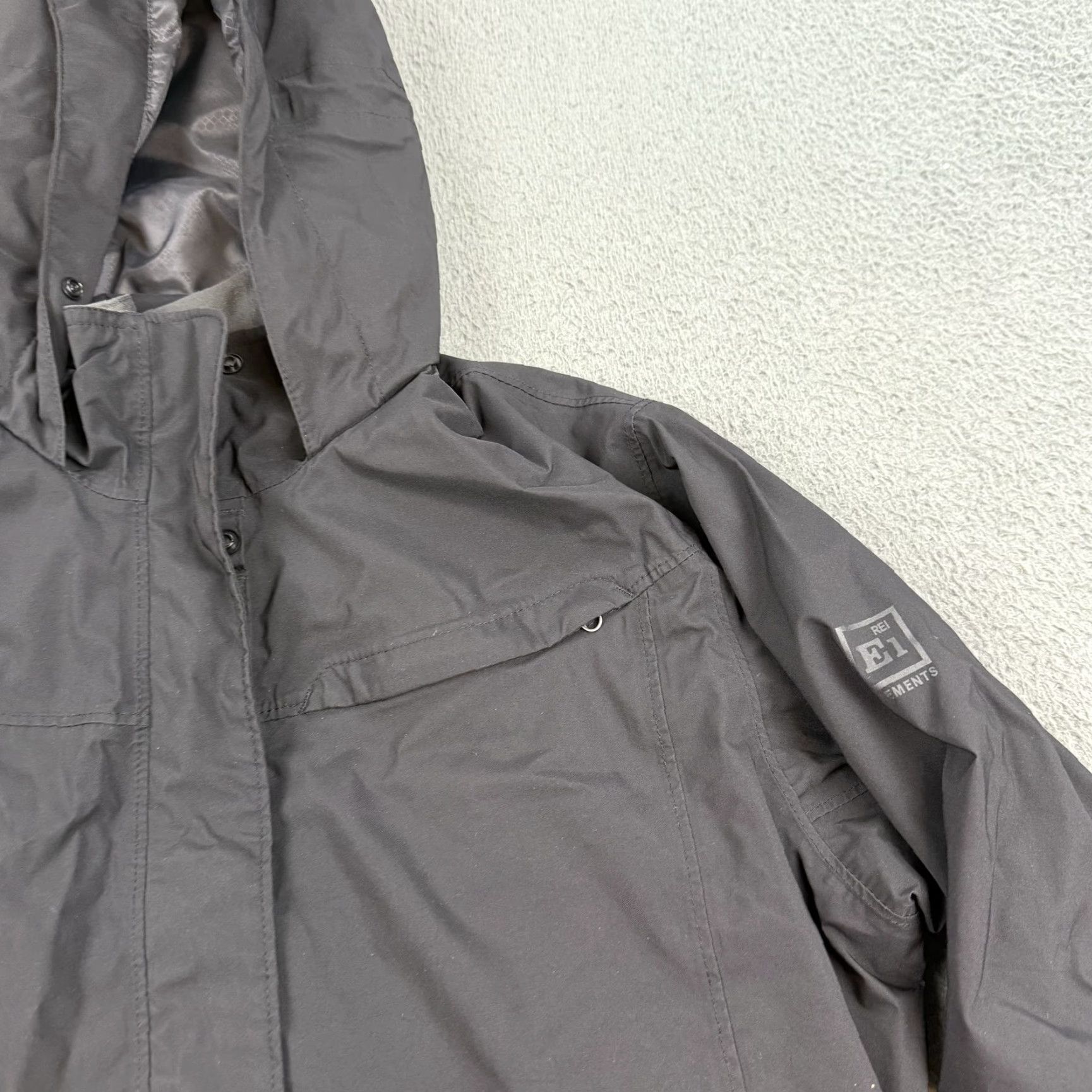 Vintage REI Elements Jacket Womens Medium Black Hooded Waterproof Parka Coat Outdoor Size M / US 6-8 / IT 42-44 - 3 Thumbnail