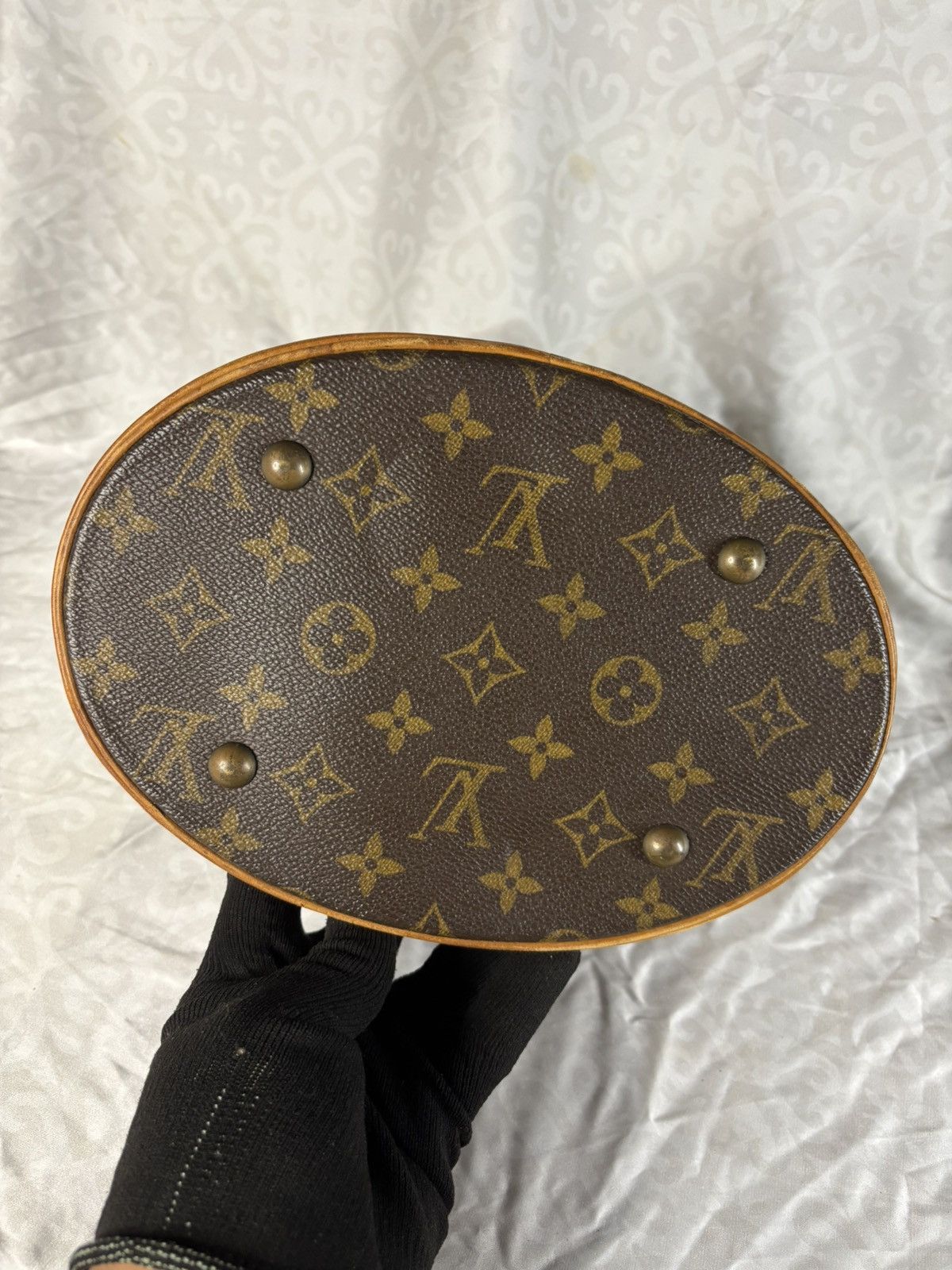 Louis Vuitton (heavy worn) Louis Vuitton Bucket Size ONE SIZE - 5 Thumbnail
