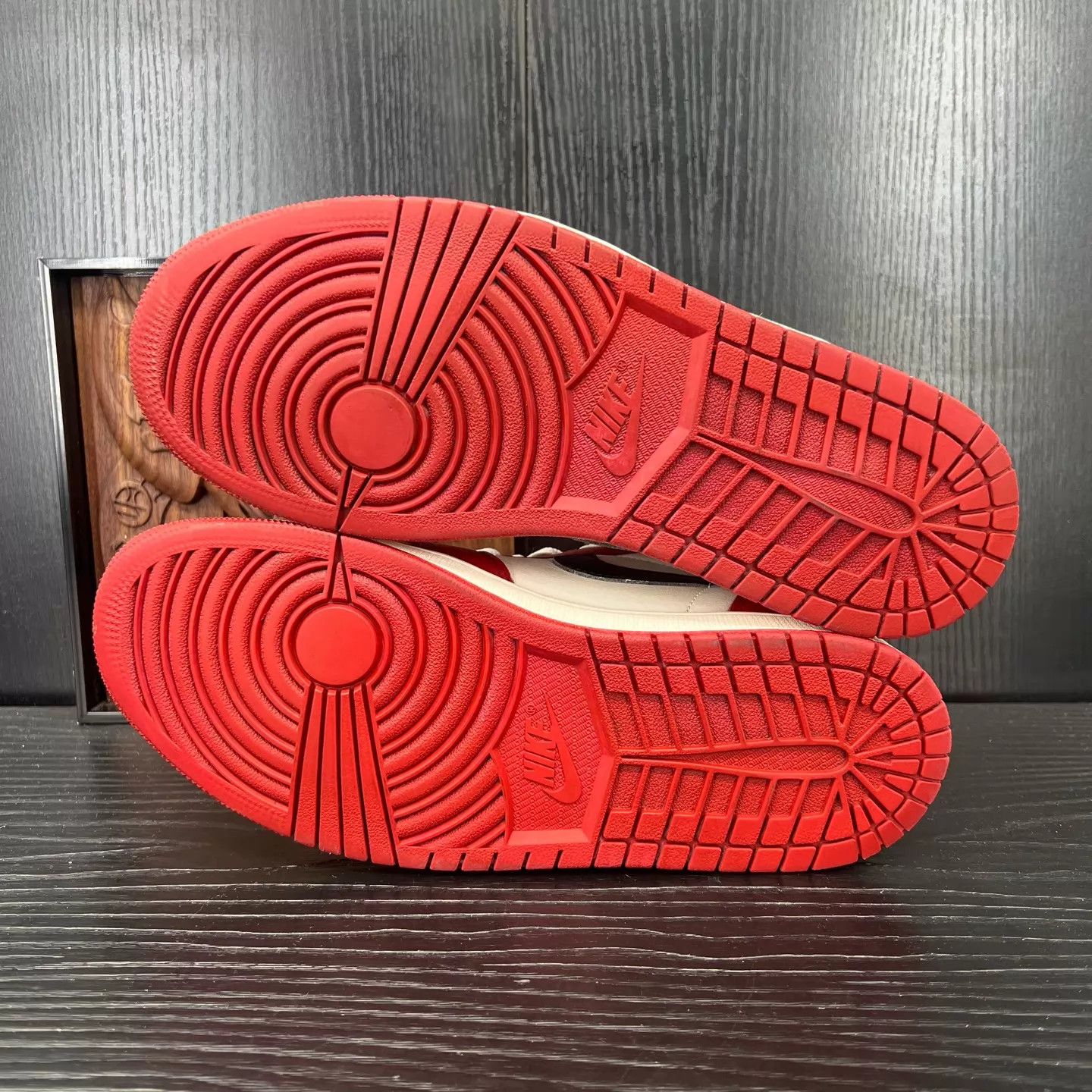 Nike Air Jordan 1 Distressed Chicago Size 43 New Box Size US 10 / EU 43 - 7 Thumbnail