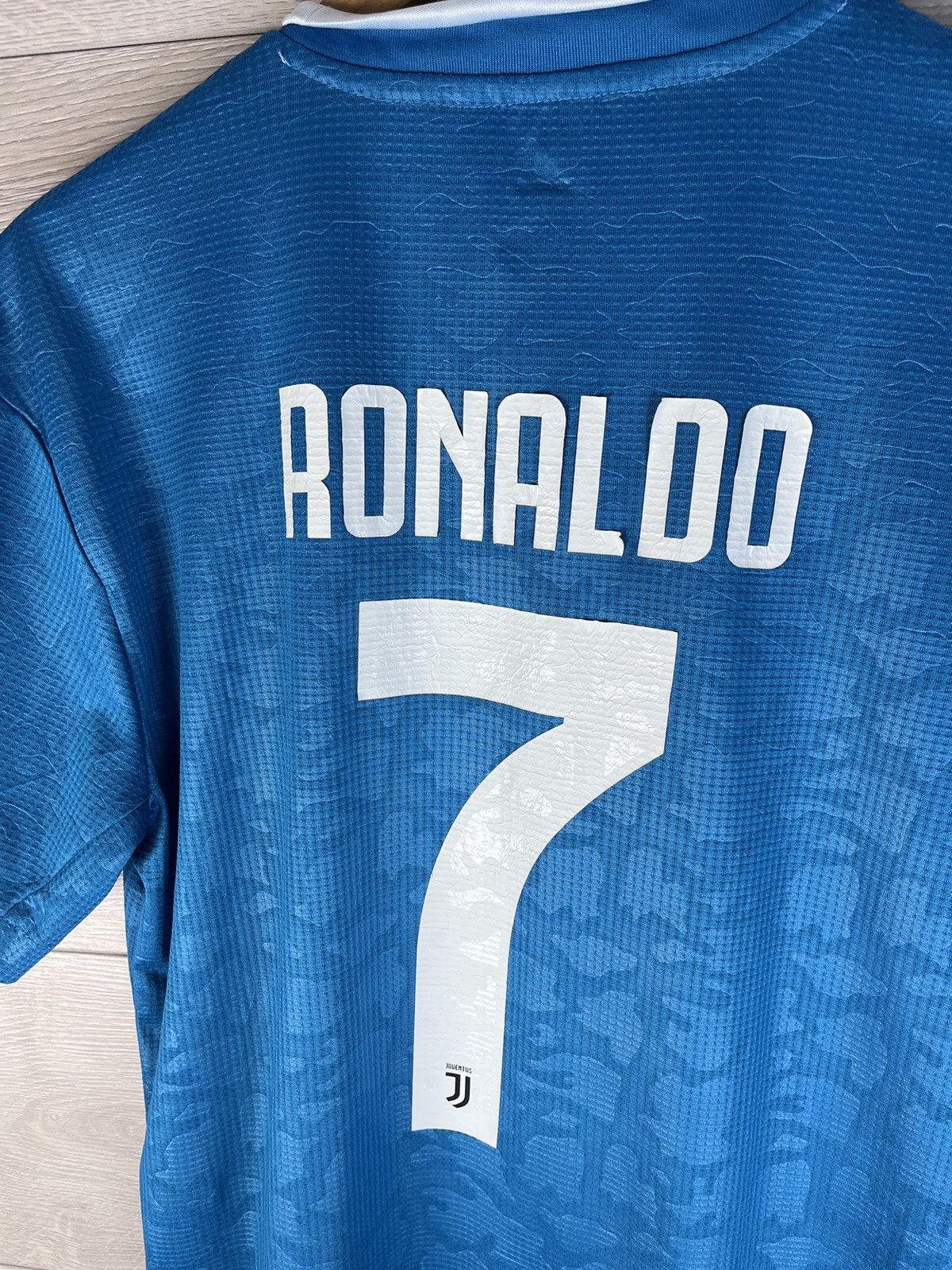Adidas Men’s soccer jersey Adidas Juventus #7 Ronaldo size L Size US L / EU 52-54 / 3 - 13 Thumbnail
