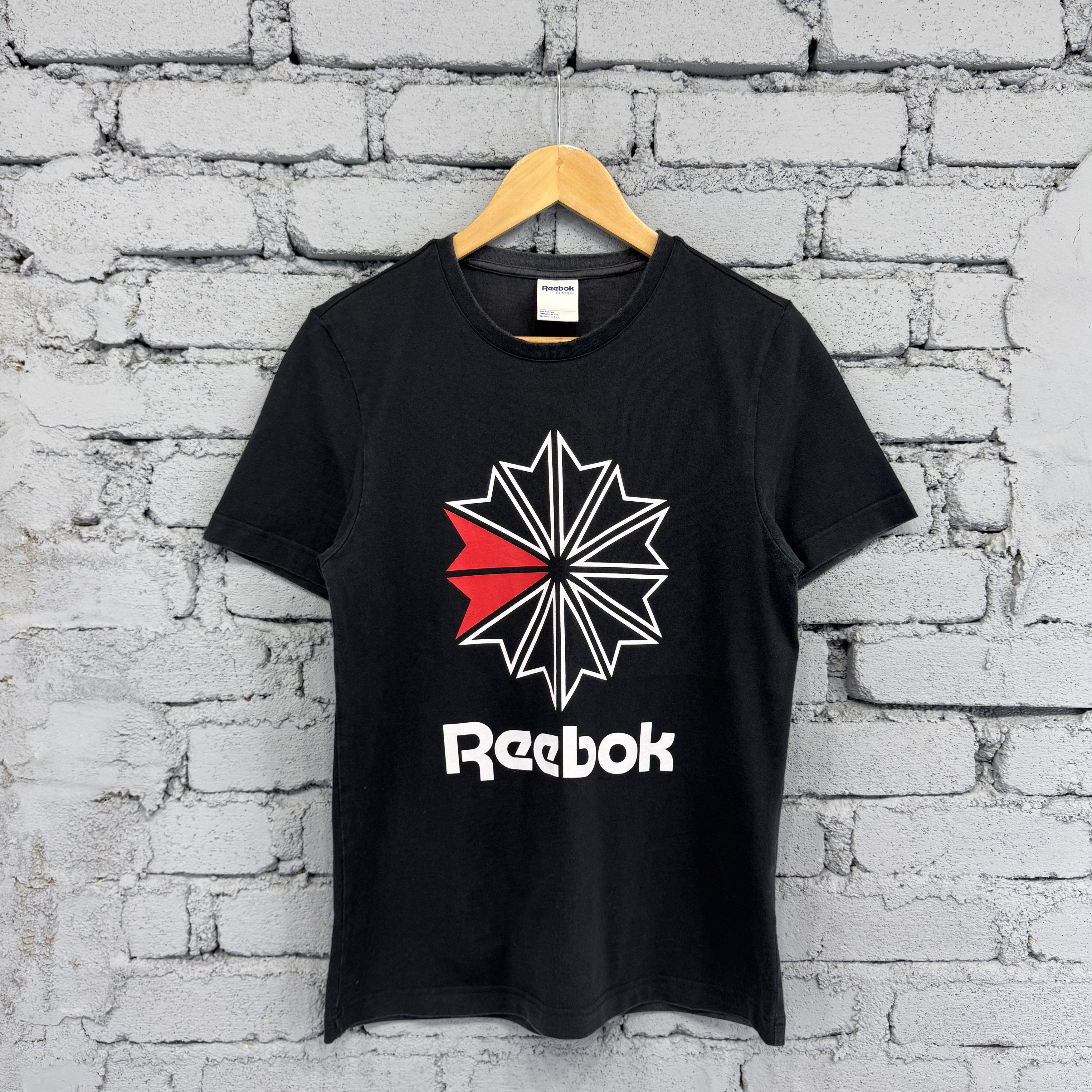 Vintage Rare Vintage Reebox Classic Big Logo Black Tshirt Size US S / EU 44-46 / 1 - 1 Thumbnail