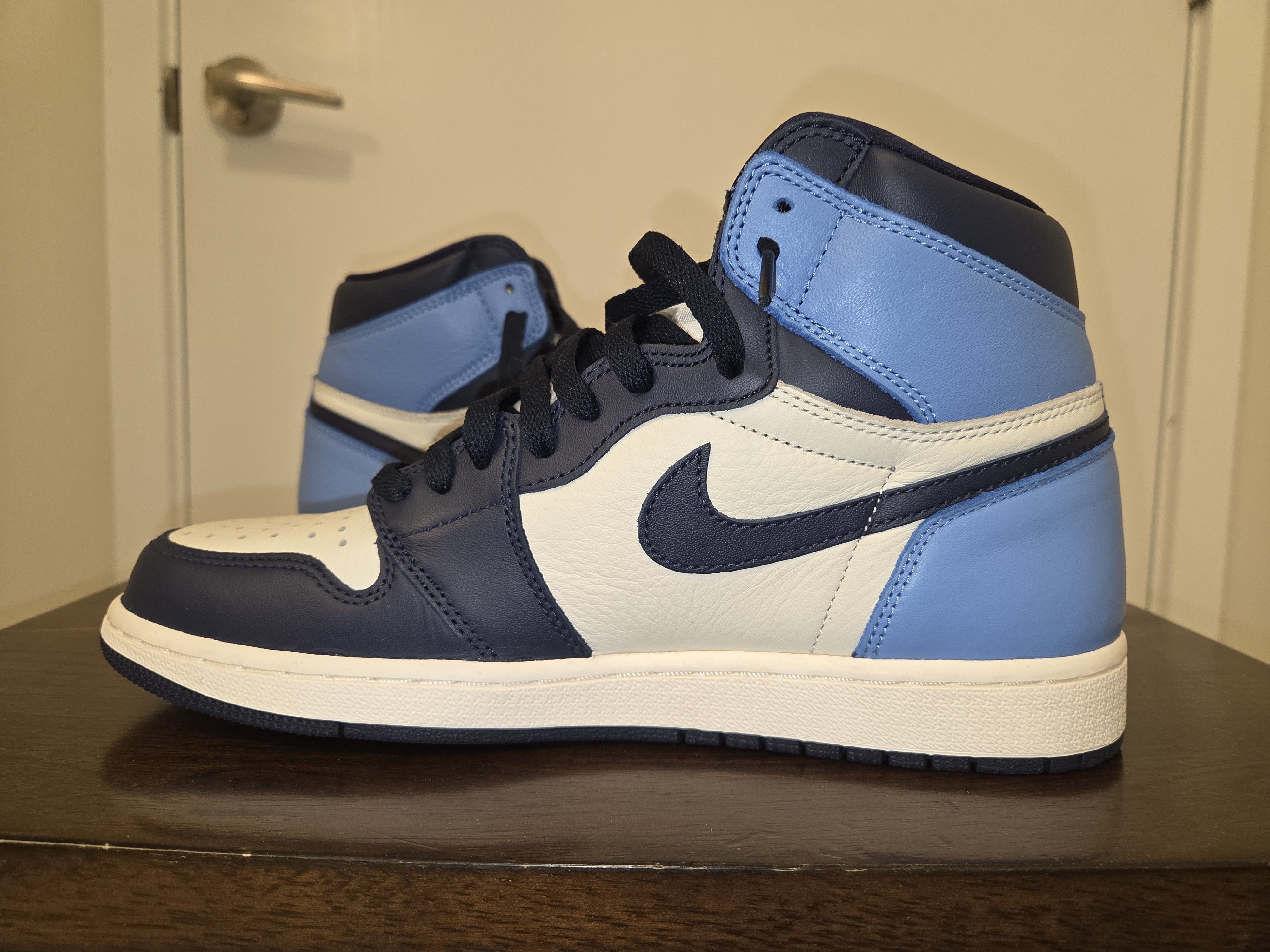 Jordan Brand Retro Air Jordan 1 obsidian, size 9.5 Size US 9.5 / EU 42-43 - 6 Thumbnail