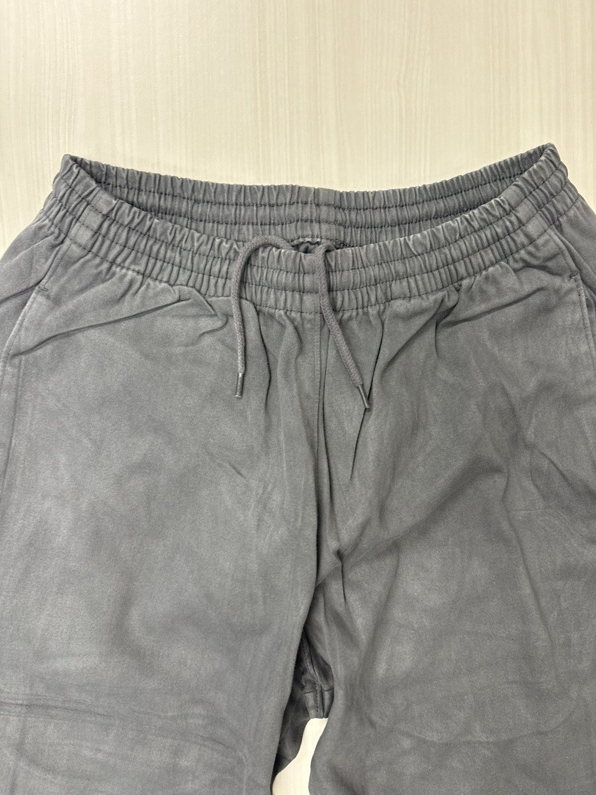 Balenciaga × Gap × Kanye West Yeezy Gap Sateen Cargo Pants Dark Grey Size US 30 / EU 46 - 3 Thumbnail