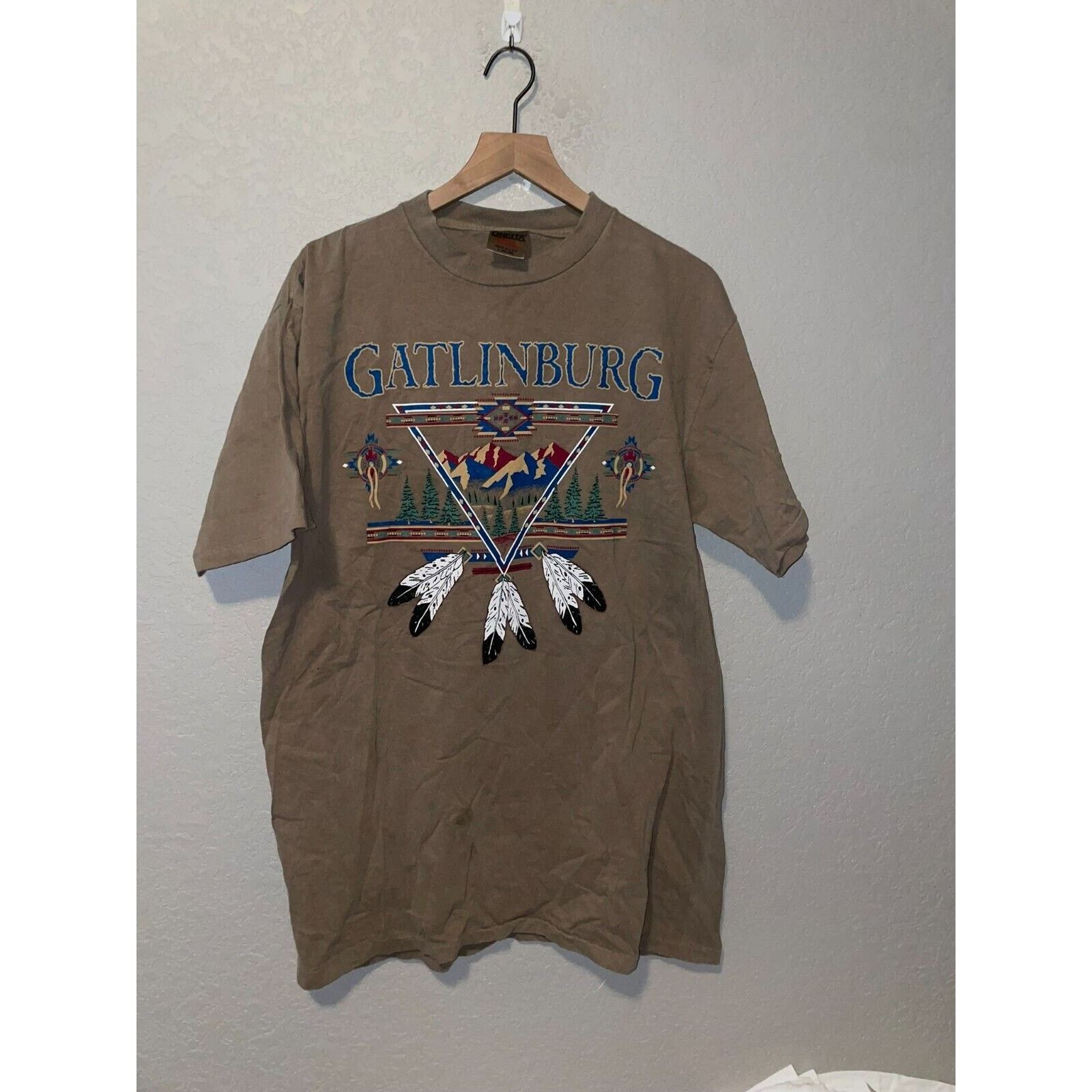 Vintage Vintage Gatlinburg Shirt Oneita Mountain Brown Tee 90s VTG L Size US L / EU 52-54 / 3 - 1 Thumbnail
