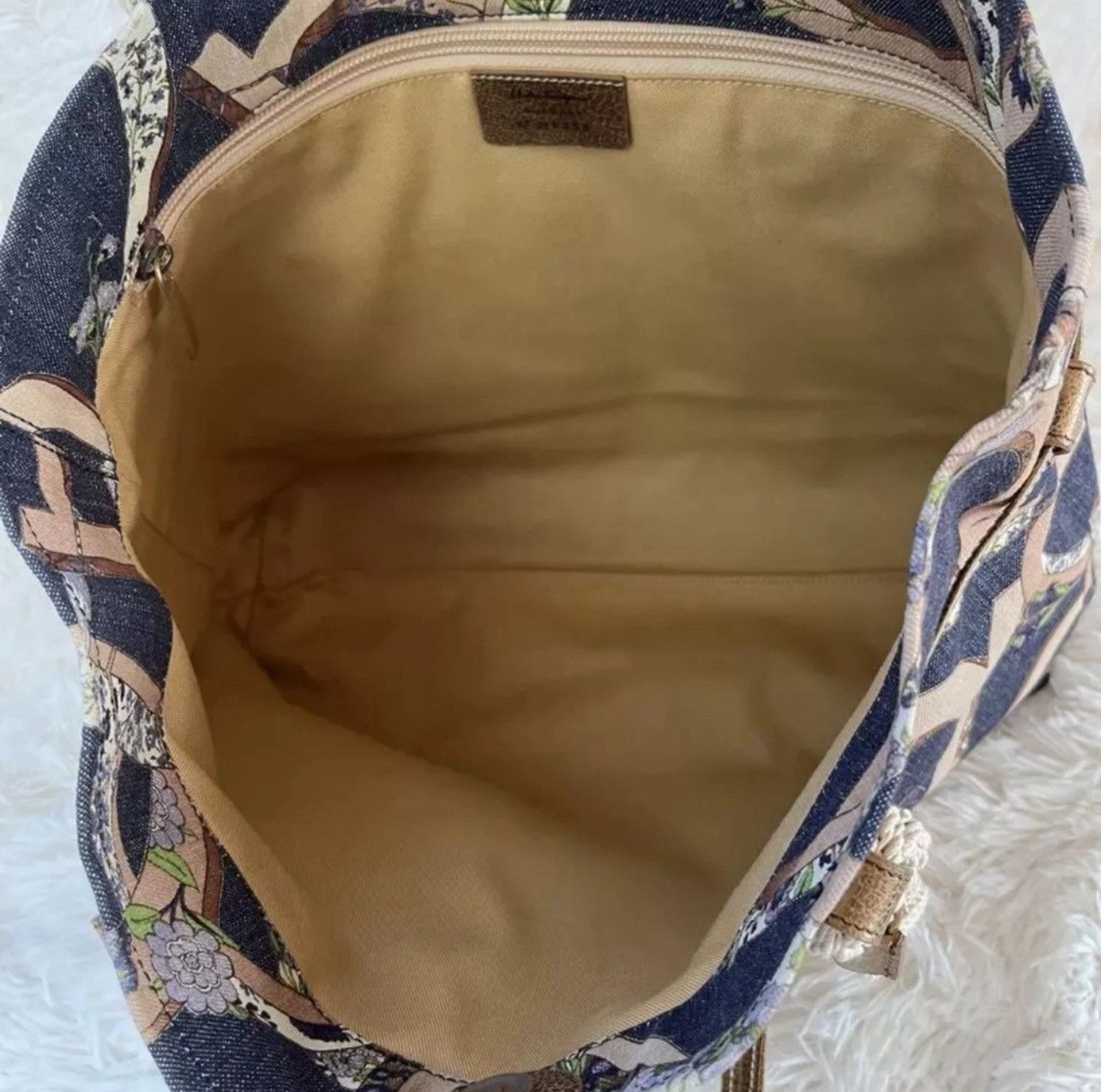 Salvatore Ferragamo Vintage Salvatore Ferragamo Flora Gancini Denim Shoulder Bag Size ONE SIZE - 5 Thumbnail