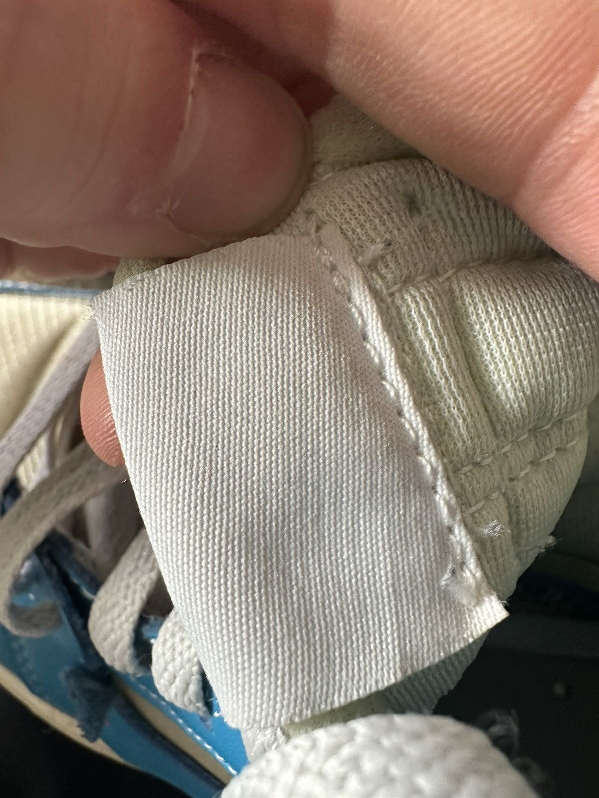 Jordan Brand × Off-White Nike Air Jordan 1 High OG Off-White UNC size 5.5 Size US 5.5 / EU 38 - 8 Thumbnail