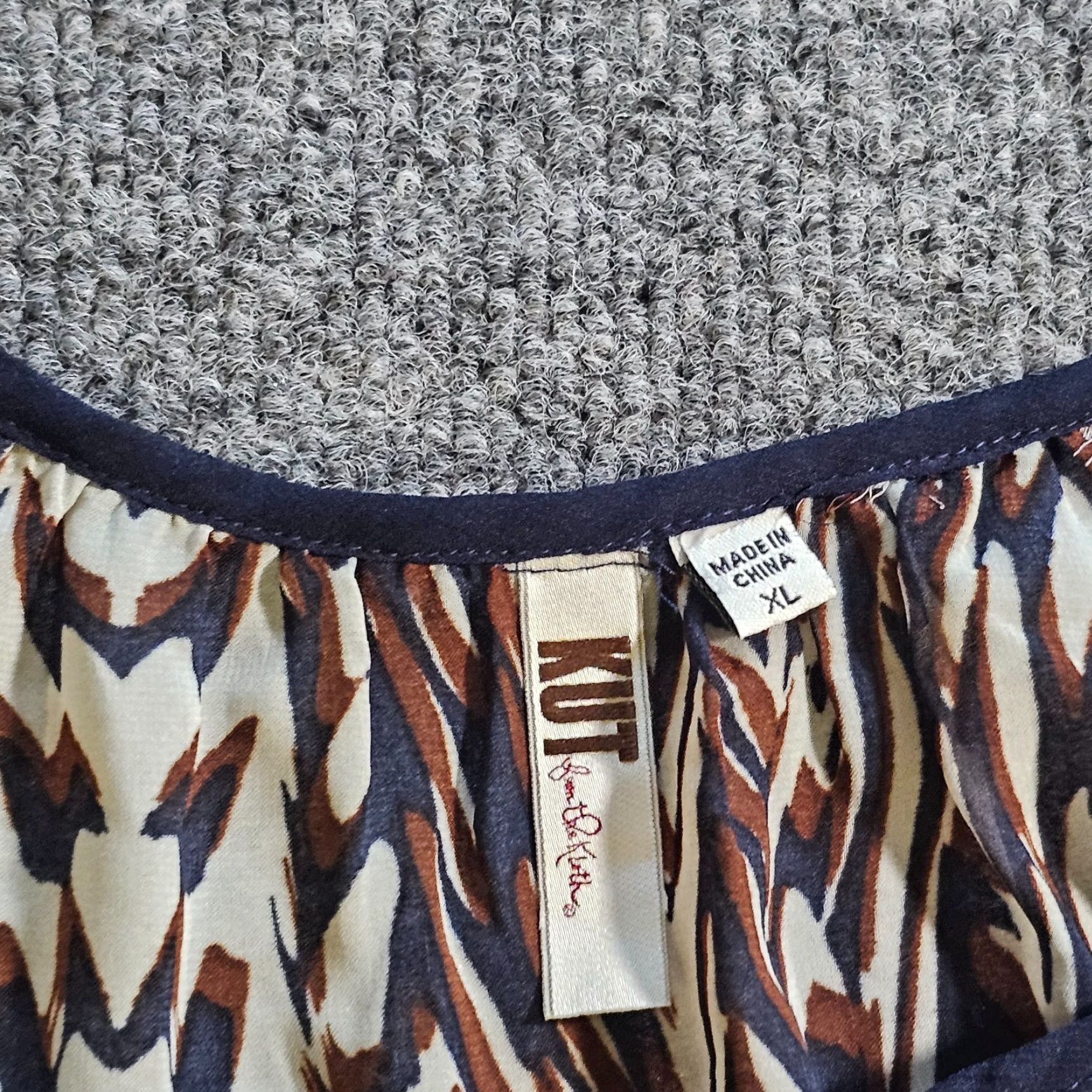 Vintage KUT from the Kloth Top Womens XL Brown Blue Sheer Balloon Sleeve V-Neck Blouse Shirt Casual Size XL / US 12-14 / IT 48-50 - 3 Thumbnail