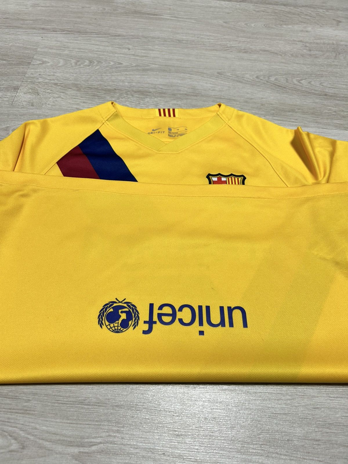 Nike Nike FC Barcelona Soccer’s Jersey 2019/20 away size Small Size US S / EU 44-46 / 1 - 13 Thumbnail