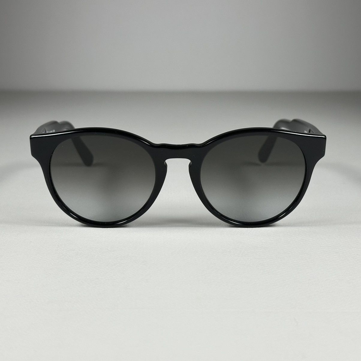 Salvatore Ferragamo Salvatore Ferragamo SF1068S Grey Gradient Round Sunglasses Size ONE SIZE - 1 Thumbnail