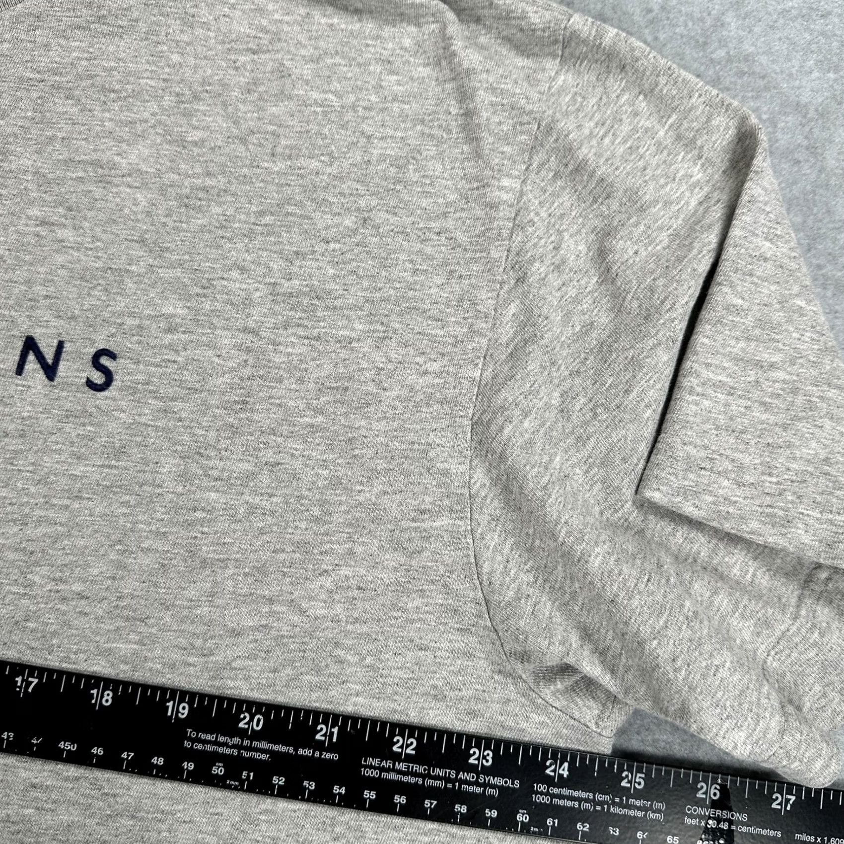 Logo 7 VINTAGE? No. Tommy Jeans Shirt Mens XL Gray Embroidered Logo Graphic Tee Short Sleeve Size US XL / EU 56 / 4 - 6 Thumbnail