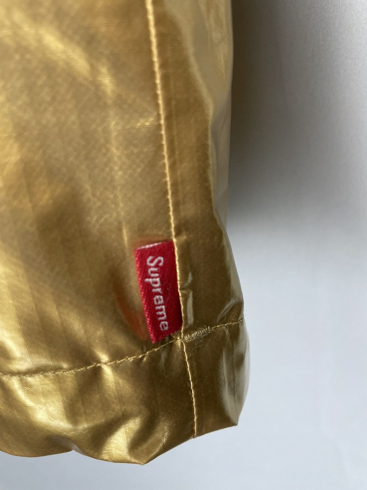 Supreme × The North Face Supreme x TNF Metallic Gold Mountain Parka Size US M / EU 48-50 / 2 - 10 Thumbnail