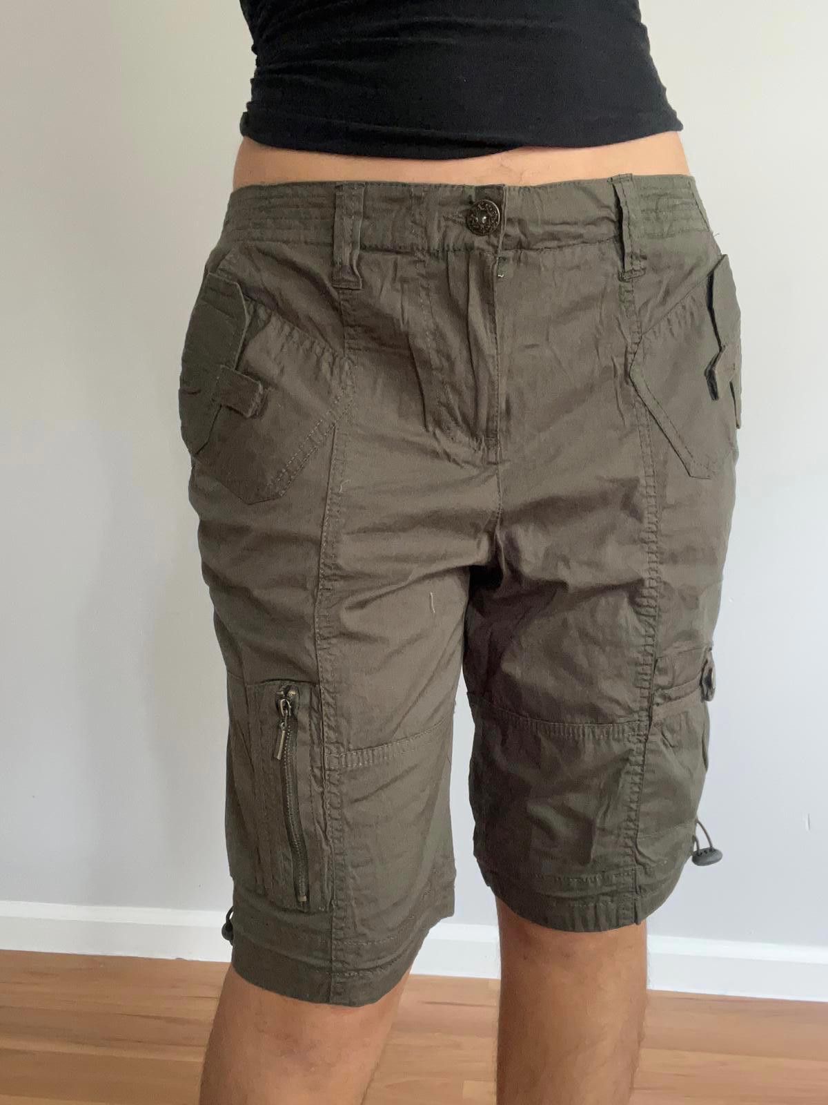 Other Women’s green cargo shorts Size 36" / US 14 / IT 50 - 1 Thumbnail