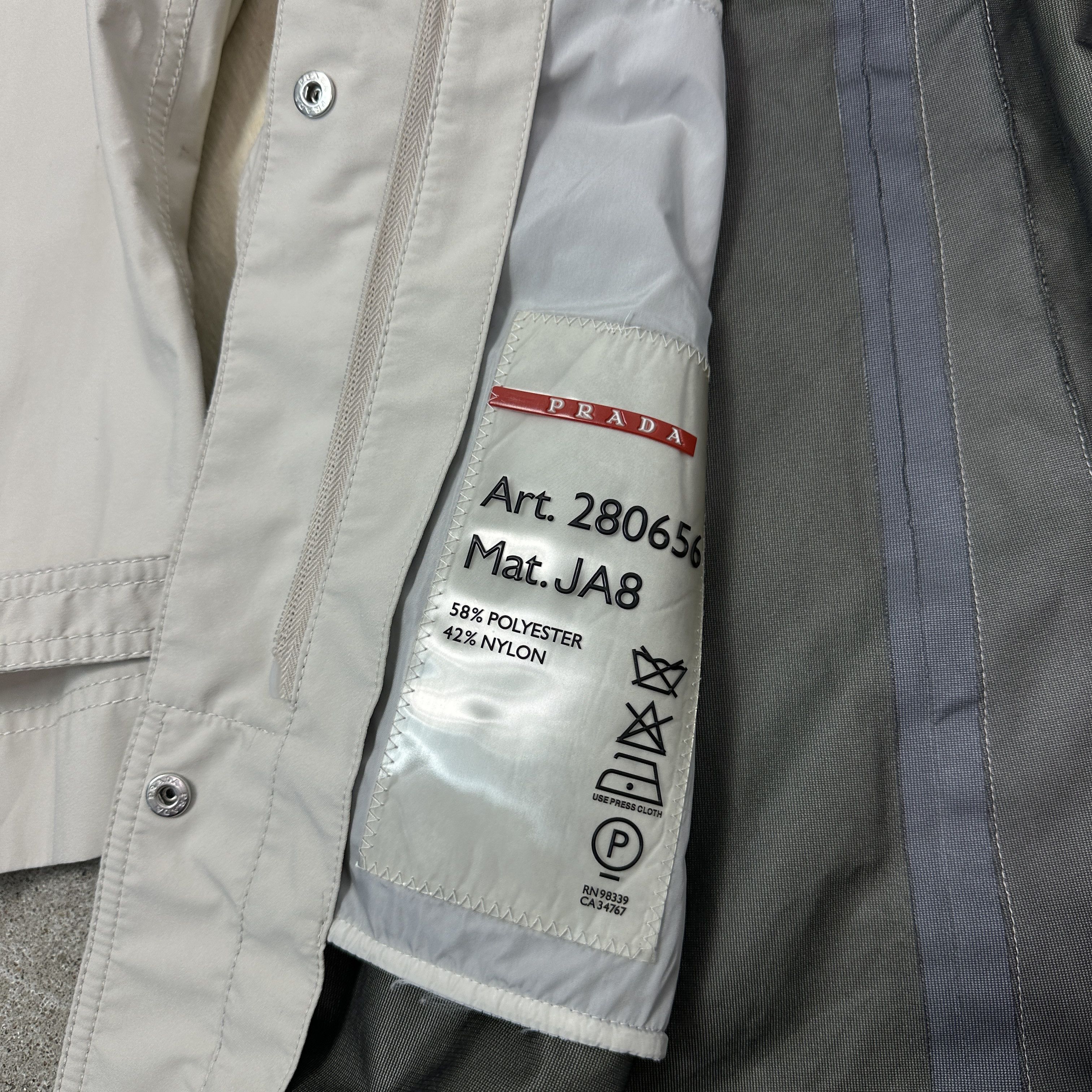 Prada Vintage Minimalist Classy Gore-Tex Prada Coat Y2K Size M / US 6-8 / IT 42-44 - 15 Thumbnail