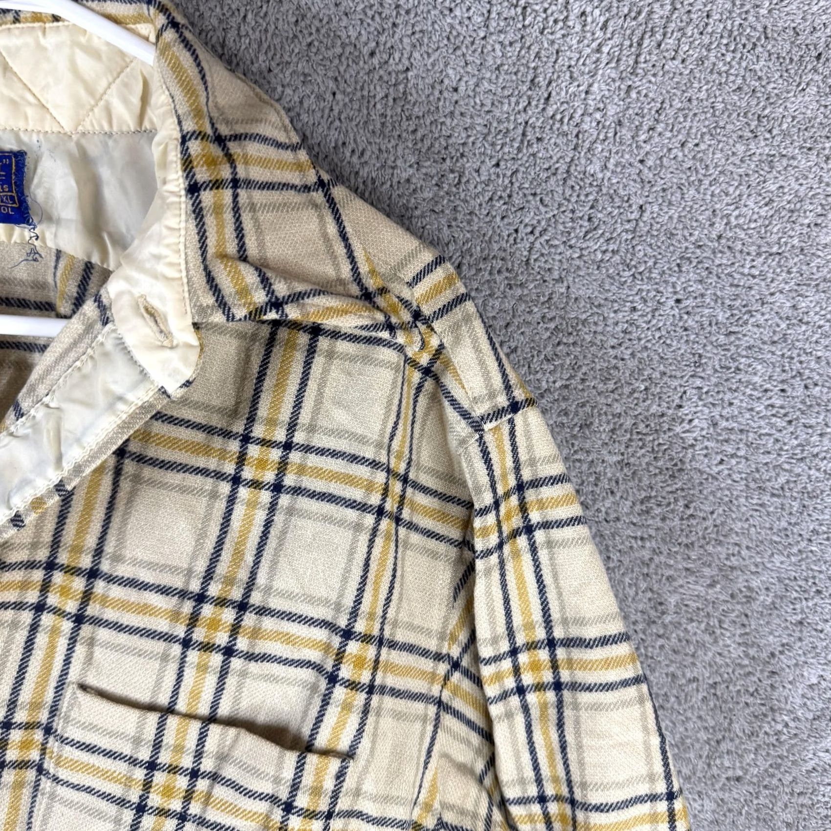 Pendleton VINTAGE Pendleton Shirt Mens XL Beige Plaid Wool Flannel Quilted Lined USA Size US XL / EU 56 / 4 - 4 Thumbnail