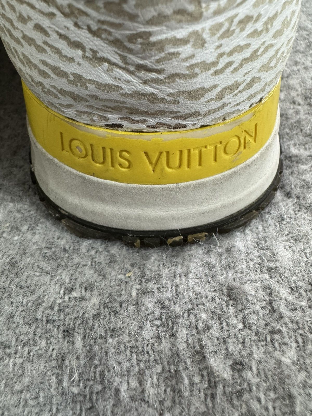 Louis Vuitton Louis Vuitton Run Away Leather White Yellow Sneakers size 6 Size US 6 / EU 39 - 11 Thumbnail