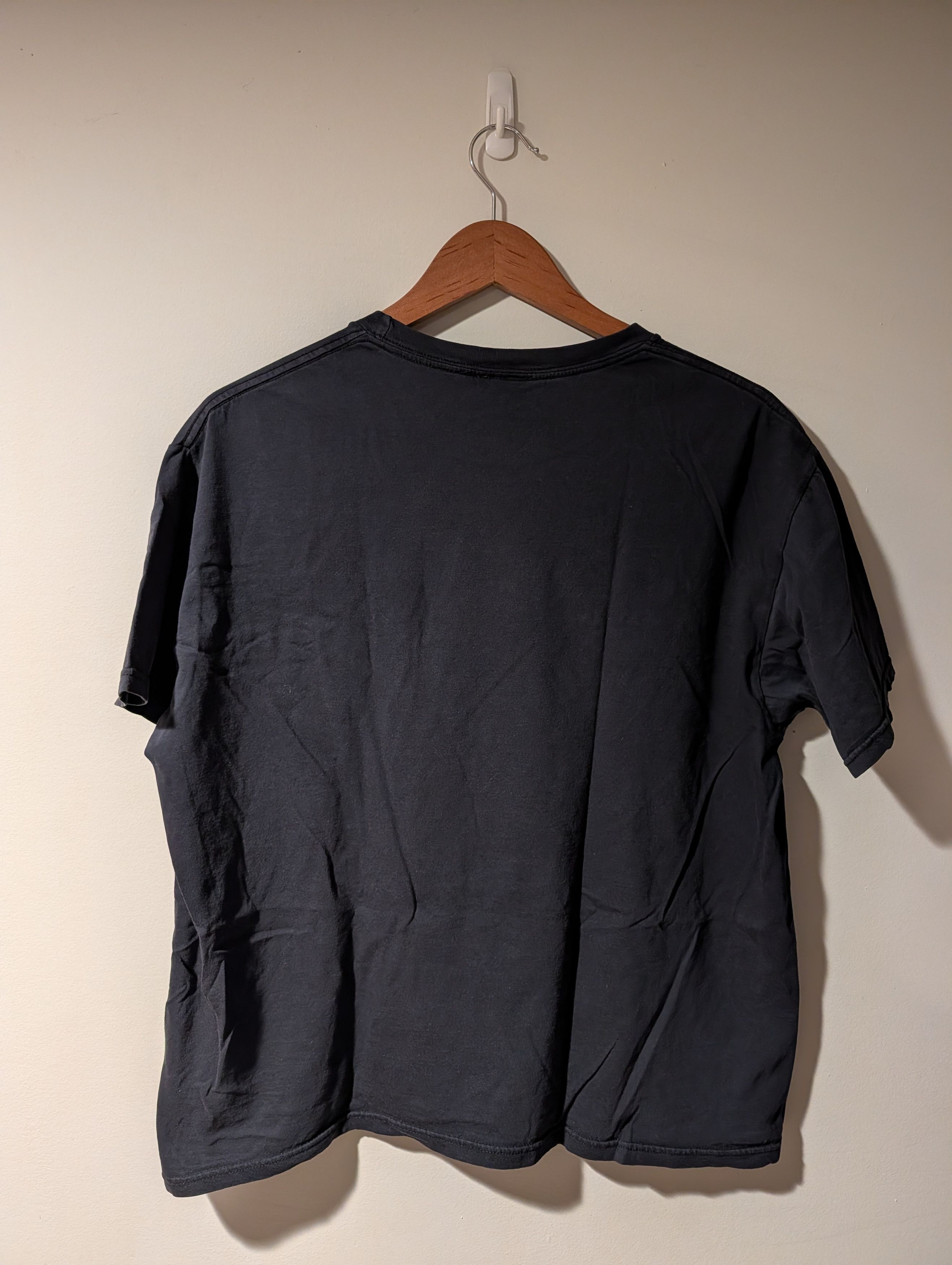 Band Tees Vintage 2007 Pink Floyd The Wall Music Band Womans T-Shirt Size US M / EU 48-50 / 2 - 8 Thumbnail