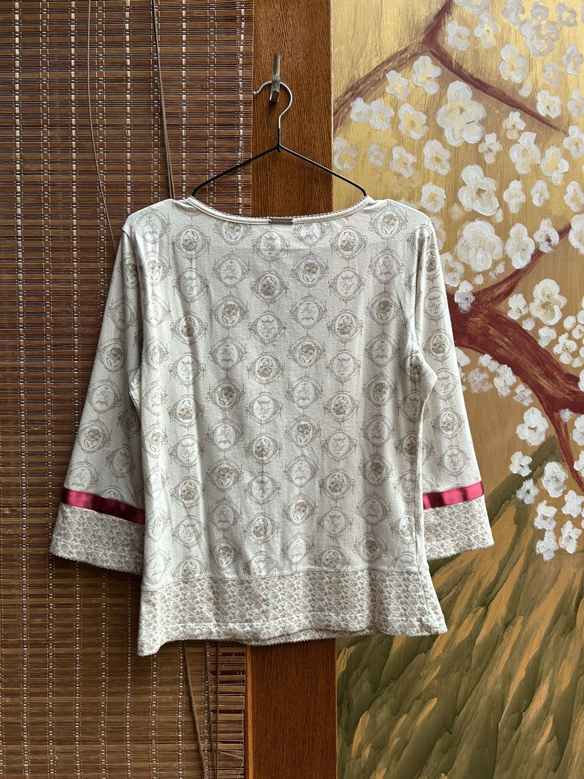 Vintage Vive Maria Scoop Neck Ruched Bow Medallion 3/4 Sleeve Top S Size L / US 10 / IT 46 - 2 Thumbnail