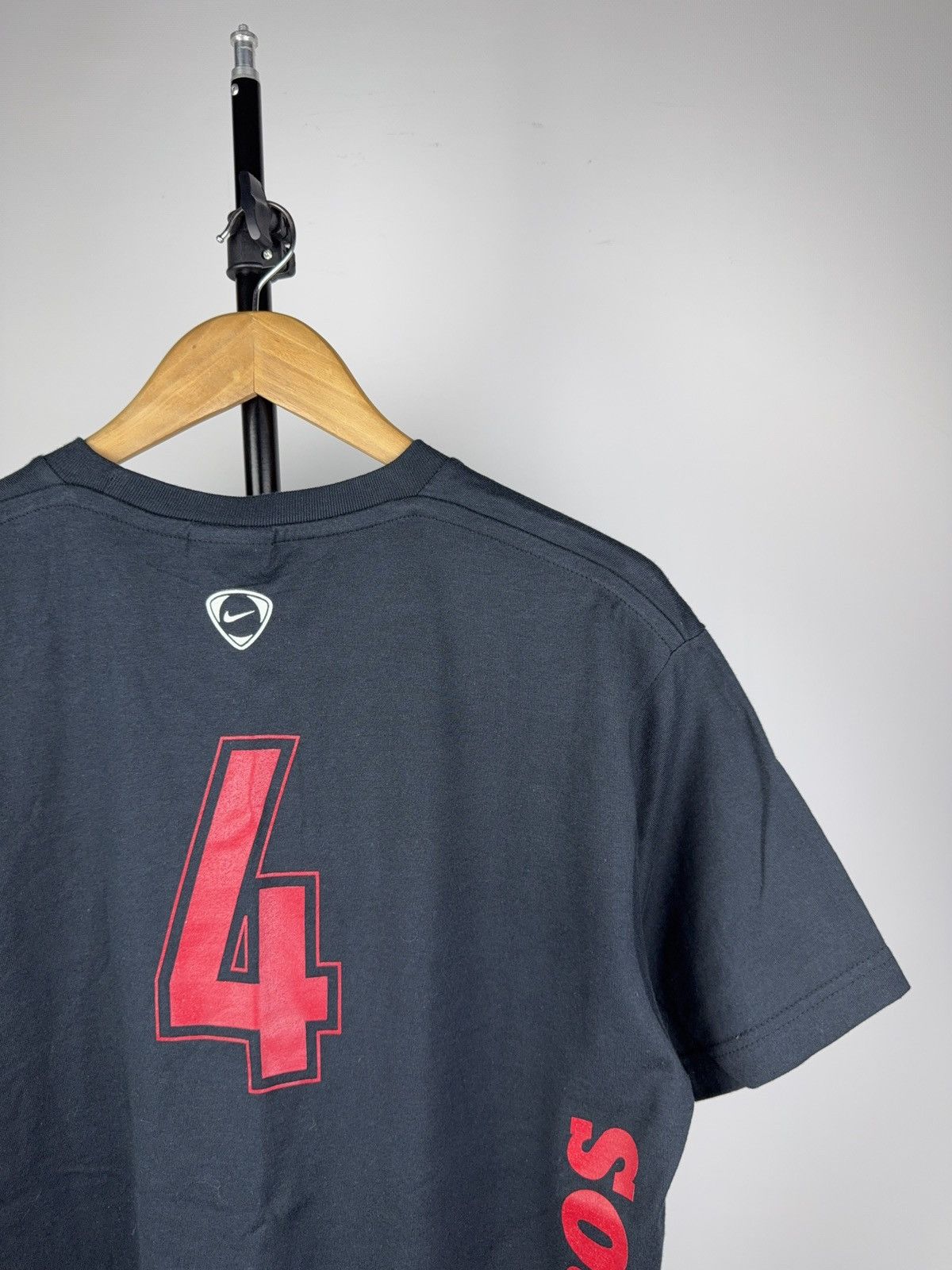 Nike Vintage 00s Retro Nike Philippe Senderos 4 Suisse tee shirt Size US L / EU 52-54 / 3 - 8 Thumbnail