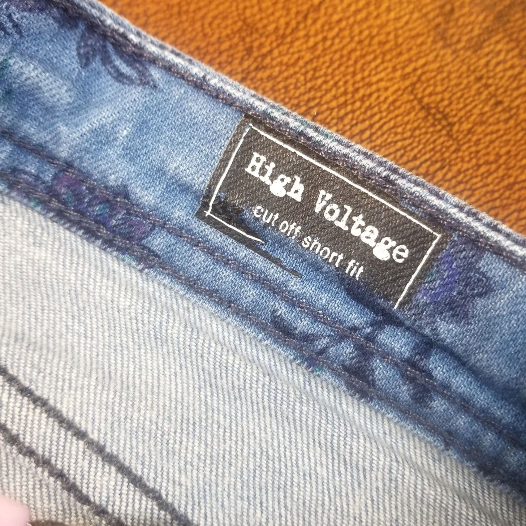 Volcom VOLCOM High Voltage Womens Jean Short Black/ Blue SZ 3 Cut off/Short fit Size 26" / US 2 / IT 38 - 5 Thumbnail