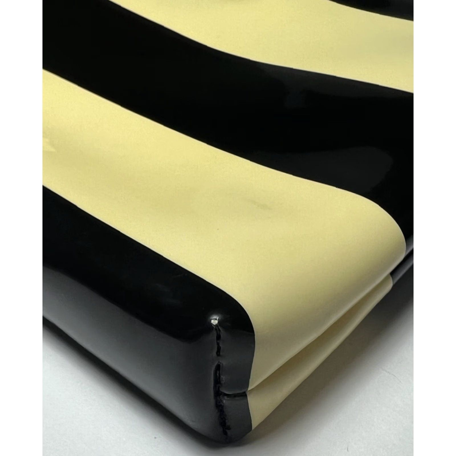 Vintage kate spade new york Shoulder Bag Kate Penn Crossbody Black Cream Patent Leather Zip 9.5 x 6 Cross-Body Strap Womens Size ONE SIZE - 5 Thumbnail