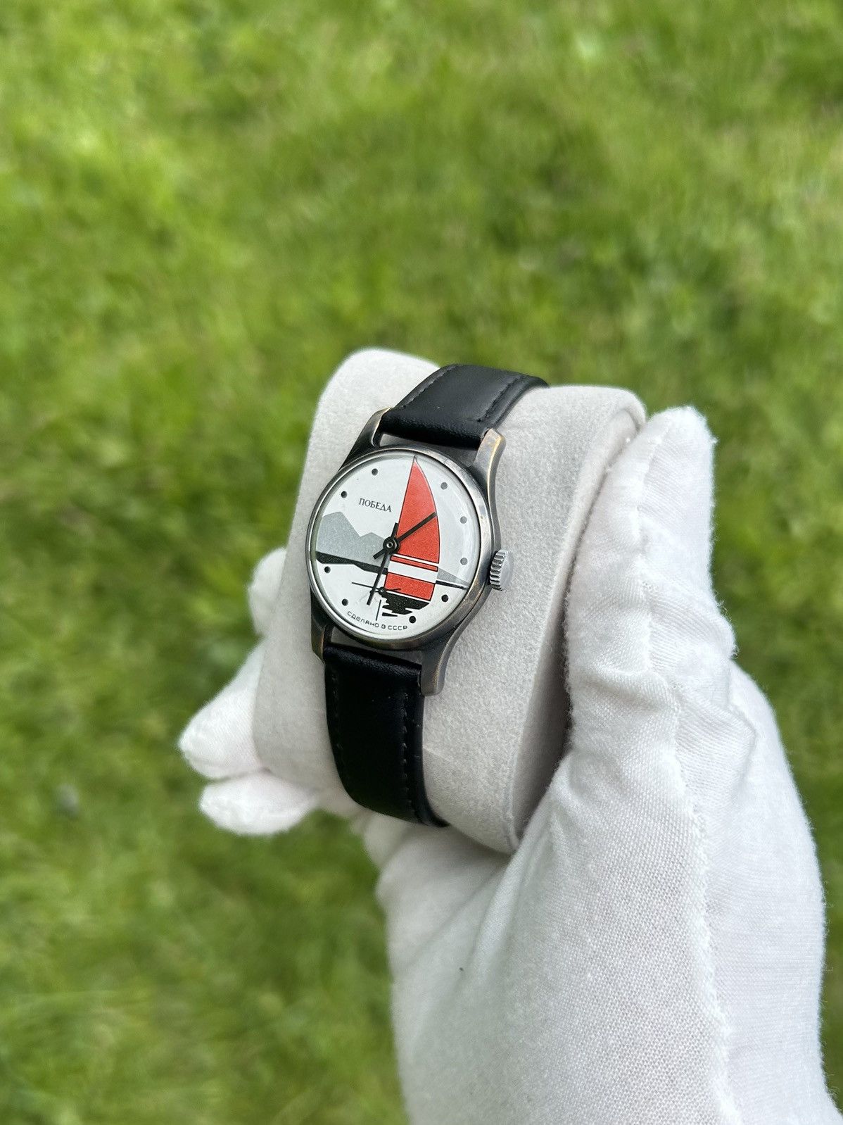 Vintage Vintage Watch Pobeda Soviet USSR Mechanical Wristwatch 1980s Size ONE SIZE - 14 Thumbnail
