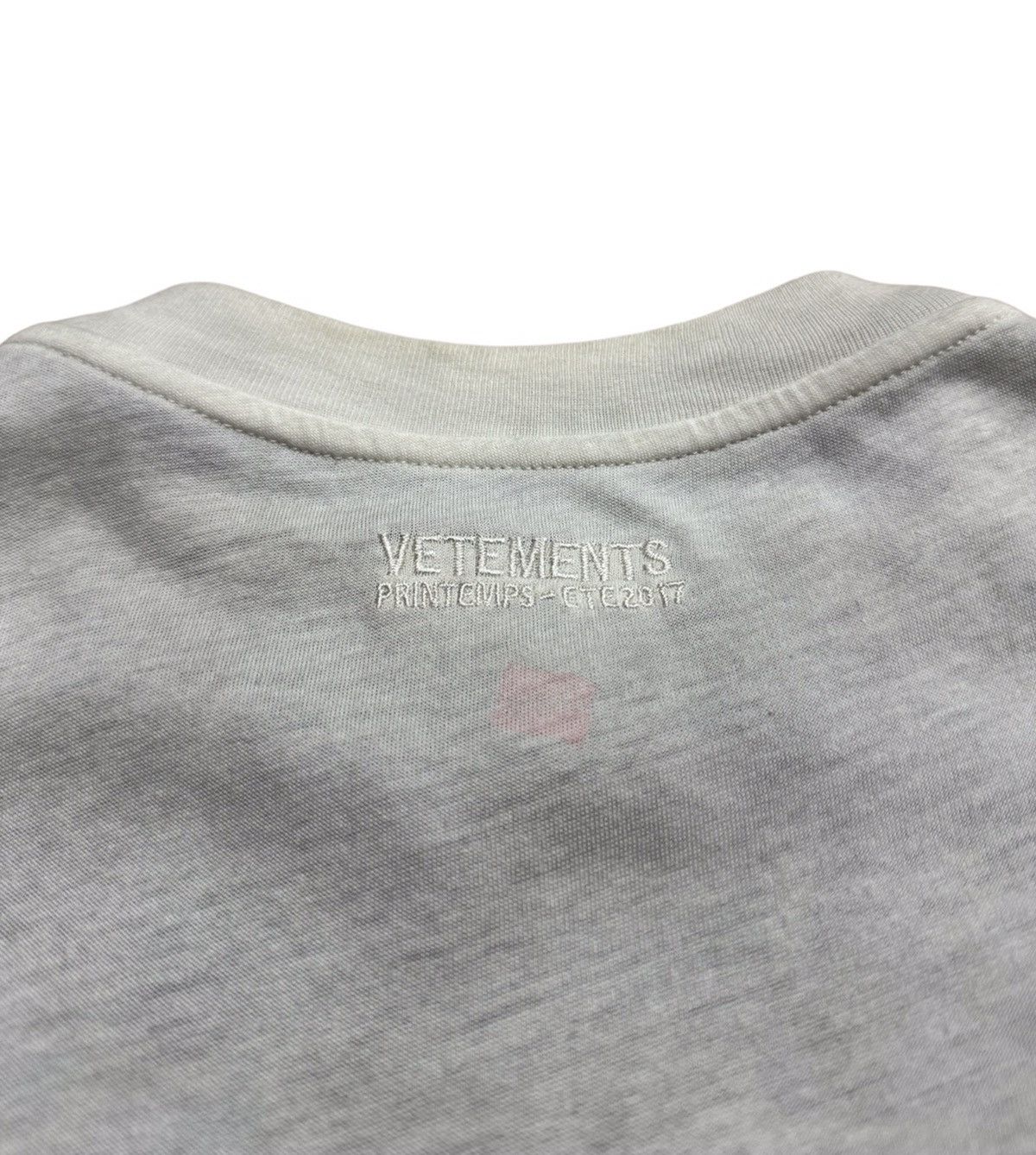 Vetements SS17 “Securite” Dirty Oversized T-Shirt Size US S / EU 44-46 / 1 - 3 Thumbnail