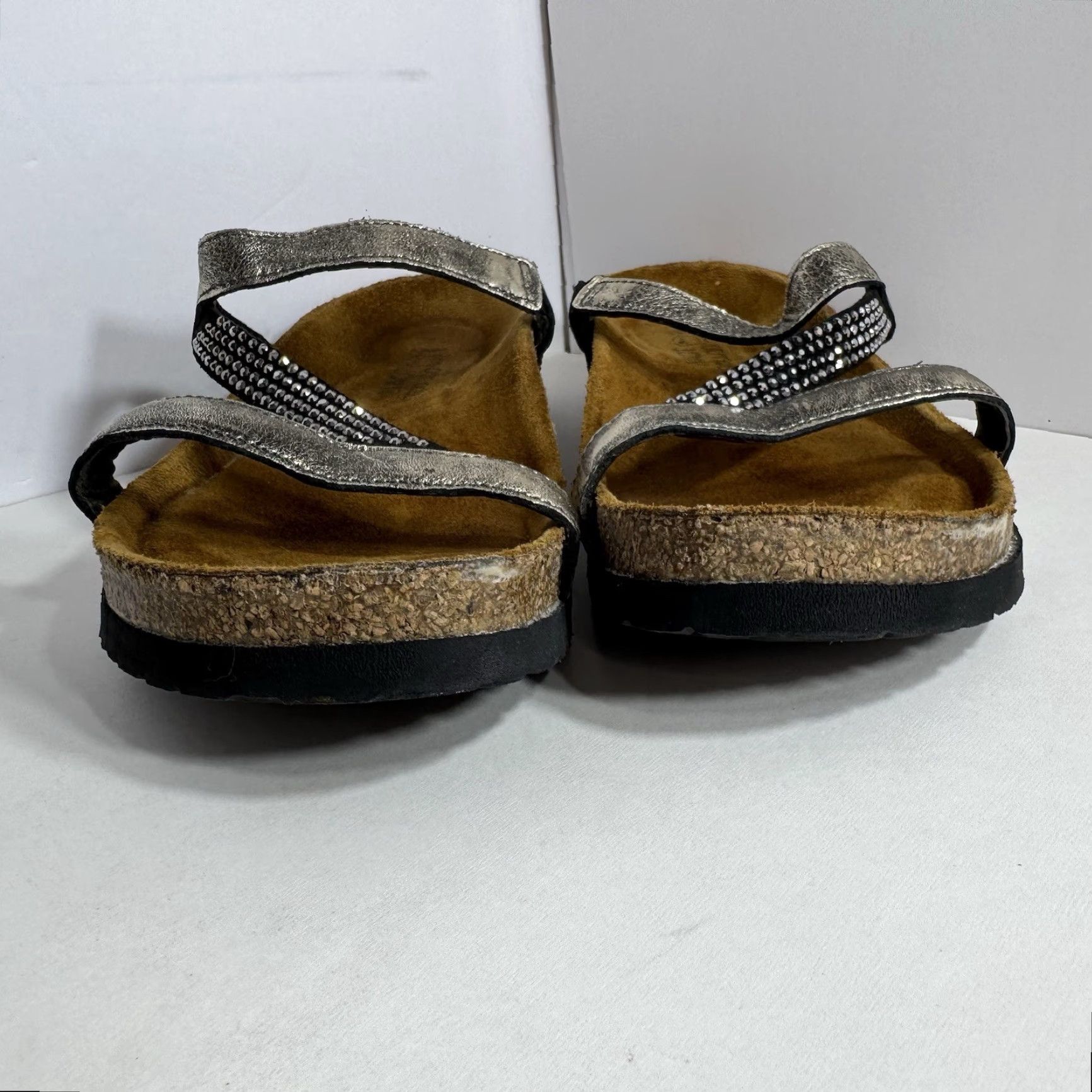 Vintage Naot Women’s Sandal Leather Strap Rhinestone Flat Rubber Hook & Loop 7 Silver 37 Women’s Size US 7 / IT 37 - 4 Thumbnail