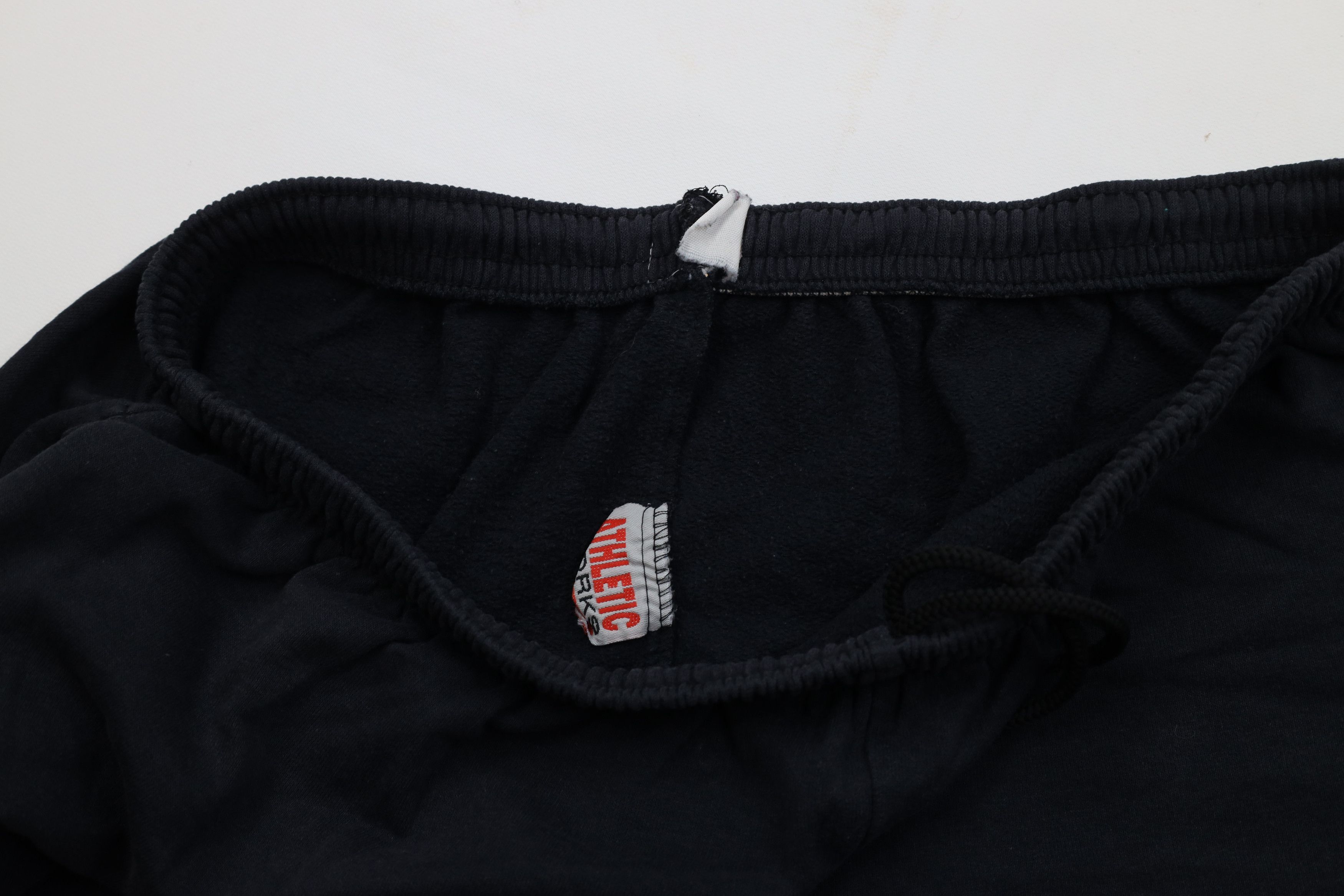 Vintage Vintage 90s Streetwear Above Knee Sweatpants Shorts Black Size US 32 / EU 48 - 8 Thumbnail