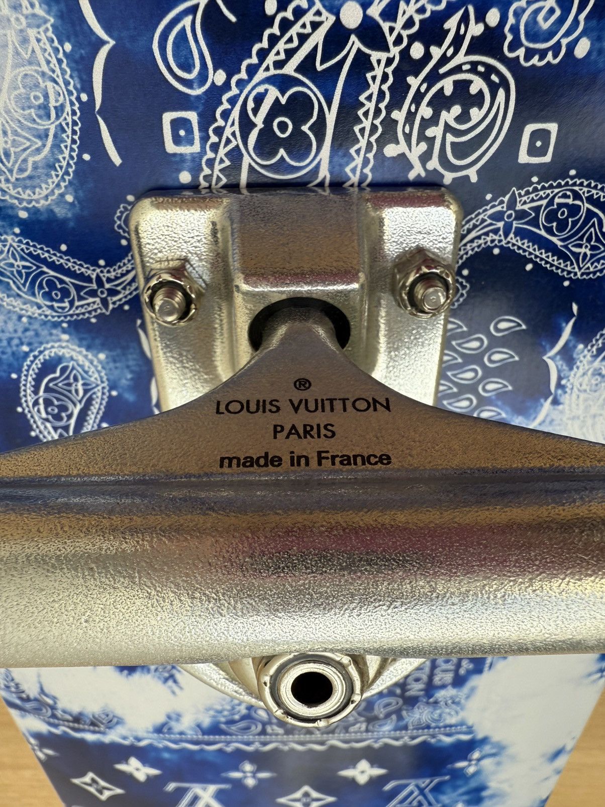 Louis Vuitton Louis Vuitton blue monogram bandana wood skateboard Size ONE SIZE - 4 Thumbnail