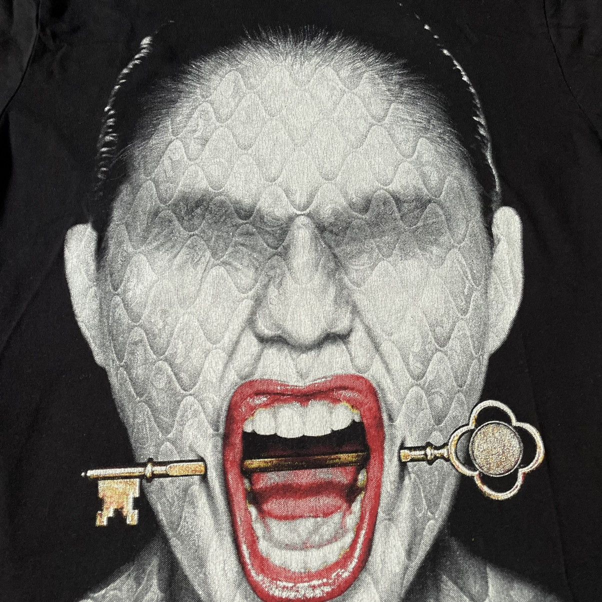 Band Tees Vintage Y2K ANERICAN HORROR FACE CREEPY ABSTRACT M Size US M / EU 48-50 / 2 - 7 Thumbnail