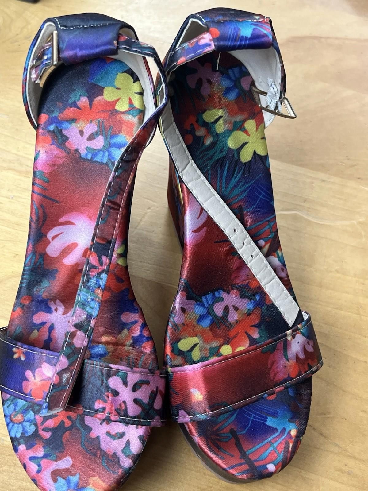 Other Women's Floral Pattern Wedge Open Toe Platform Ankle Strap Size US 4.5 / IT 34.5 - 1 Thumbnail