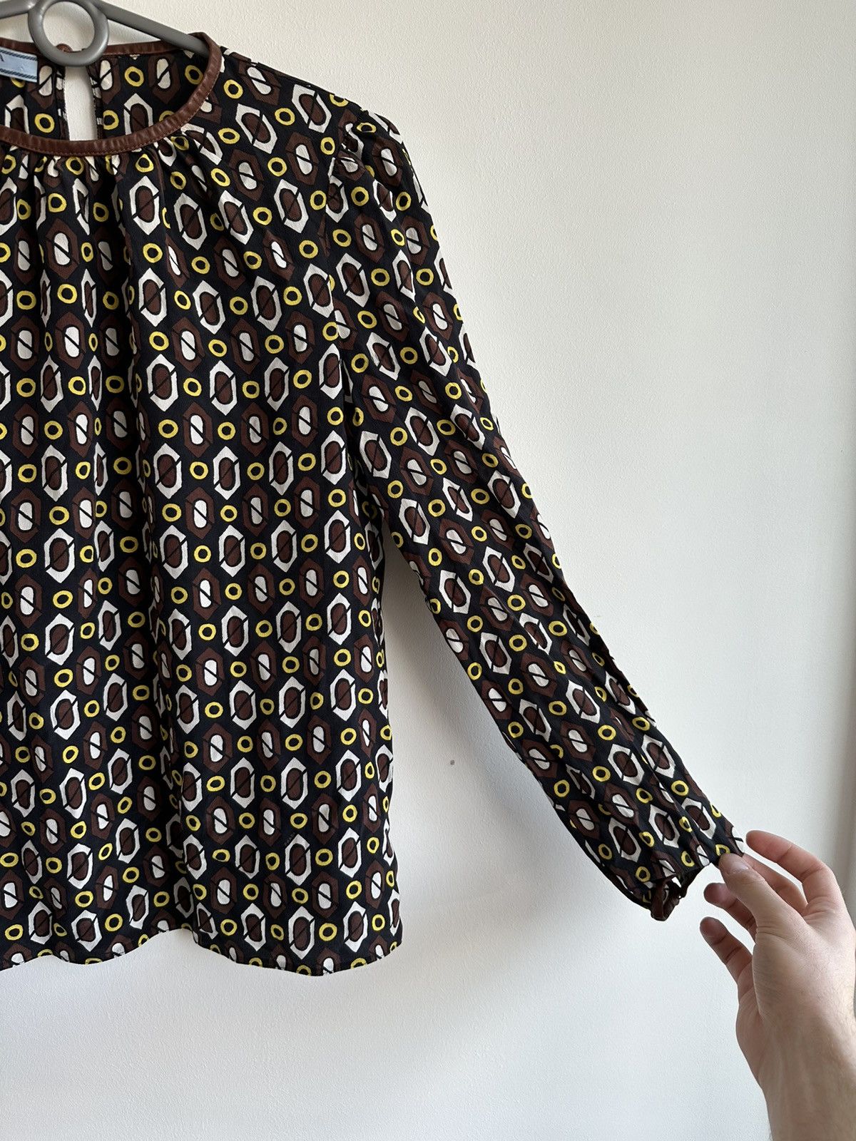 Prada Prada Silk Geometric Pattern Long Sleeve Blouse with Belt 40 Size S / US 4 / IT 40 - 4 Thumbnail