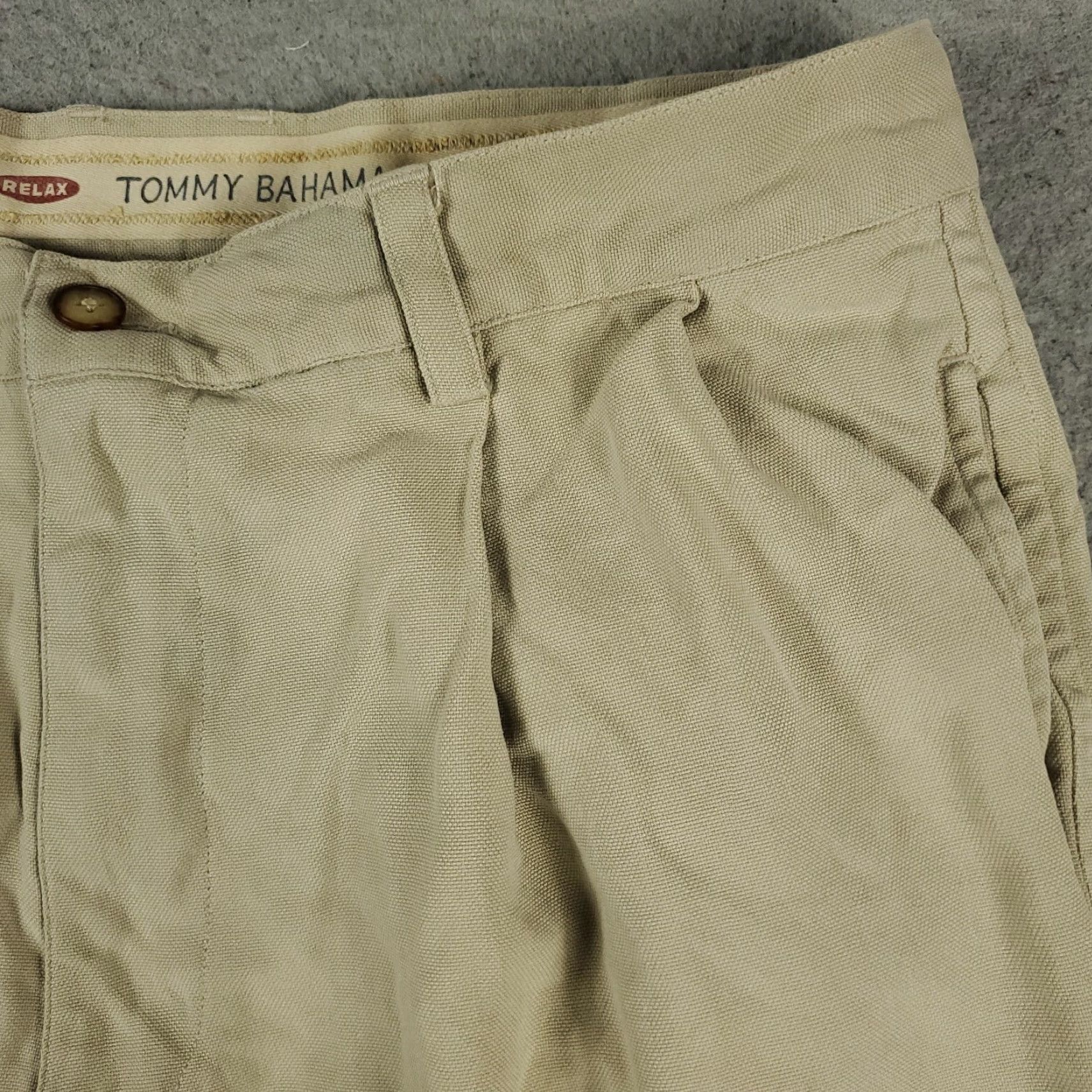 Tommy Bahama VINTAGE Tommy Bahama Shorts Men's Size 33 Beige Silk Pleated Chino Casual Stylish Size US 33 - 3 Thumbnail