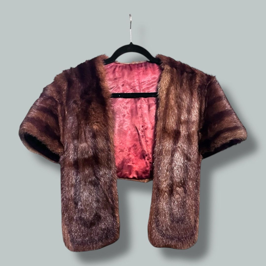 Designer Vintage Woman’s Muskrat Mink Fur Shawl With Satin Lining. Size ONE SIZE - 3 Thumbnail