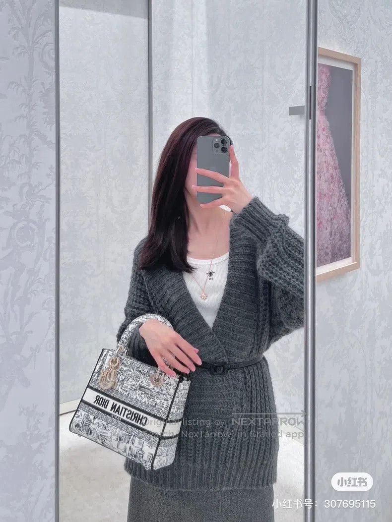 Dior Dior Grey silhouette V-neck knitted sweater Size XXS / US 00 / IT 34 - 7 Thumbnail