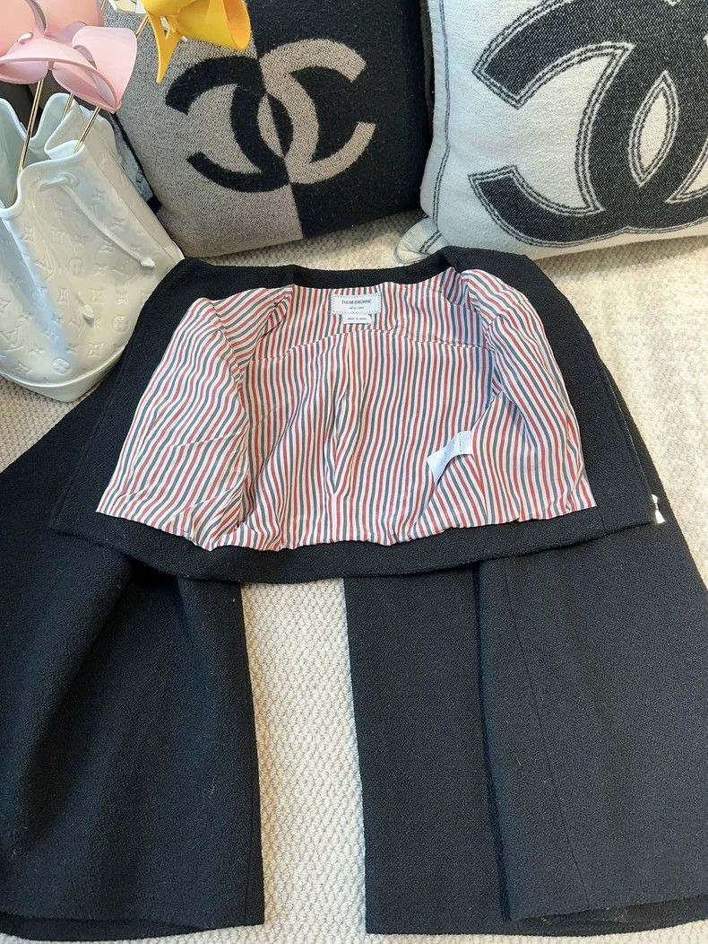 Thom Browne Thom browne Size 1 Black short jacket 2504-Nextarrow Size S / US 4 / IT 40 - 3 Thumbnail