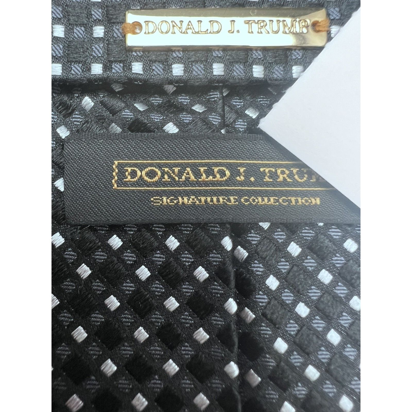Donald Trump DONALD J. TRUMP MEN'S TIE BLACK/GEOMETRIC WIDTH: 3.50" LENGT Size ONE SIZE - 4 Thumbnail