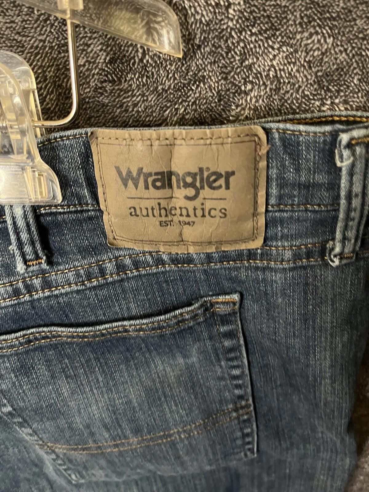 Wrangler Wrangler 42x28 Jeans Straight Leg Light Wash Stretch Denim Size US 42 / EU 58 - 3 Thumbnail