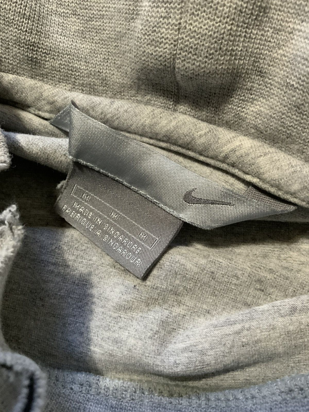Nike Vintage Y2K Nike Sportswear Mock Neck Swoosh L/S T-Shirt Size US M / EU 48-50 / 2 - 9 Thumbnail