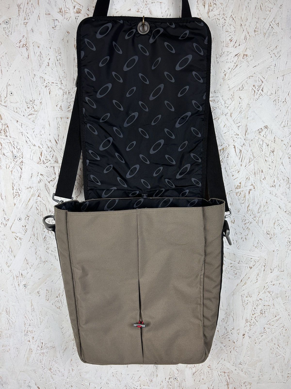 Oakley Vintage Oakley Messenger Laptop Software Crossbody Messenger Size ONE SIZE - 5 Thumbnail